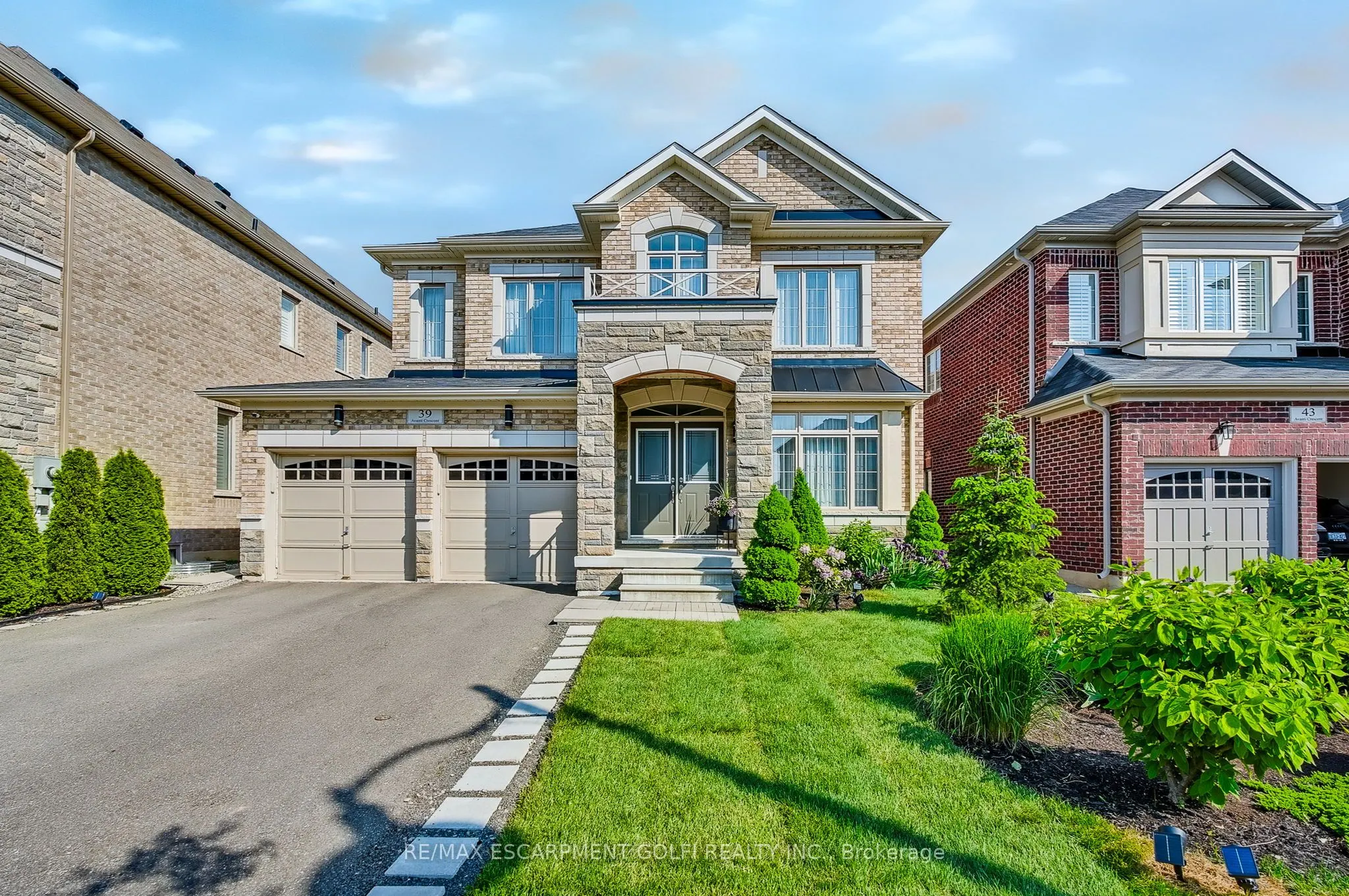 39 Avanti Crescent
