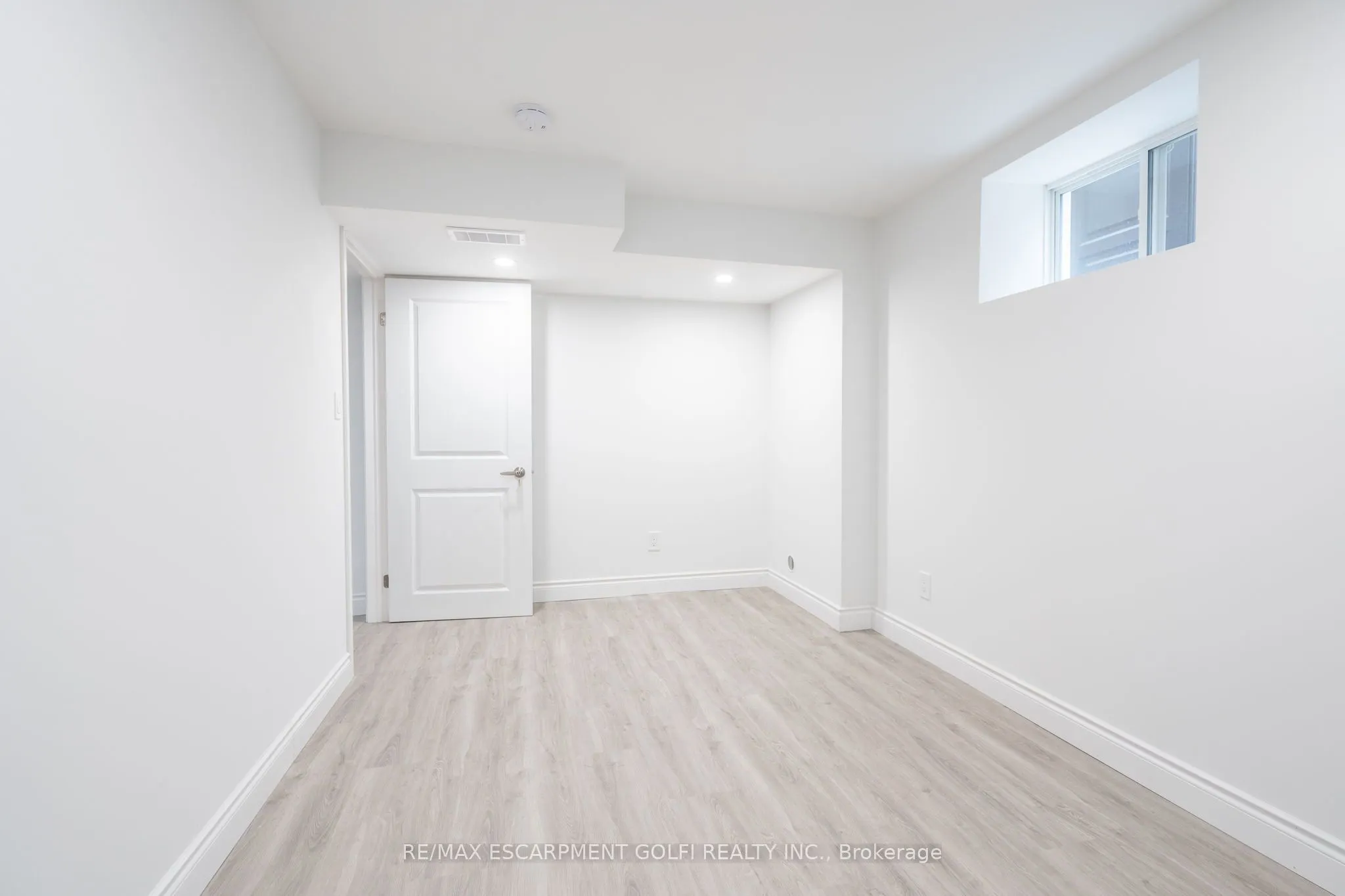 39 Avanti Crescent