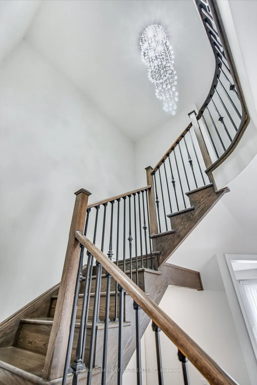 39 Avanti Crescent