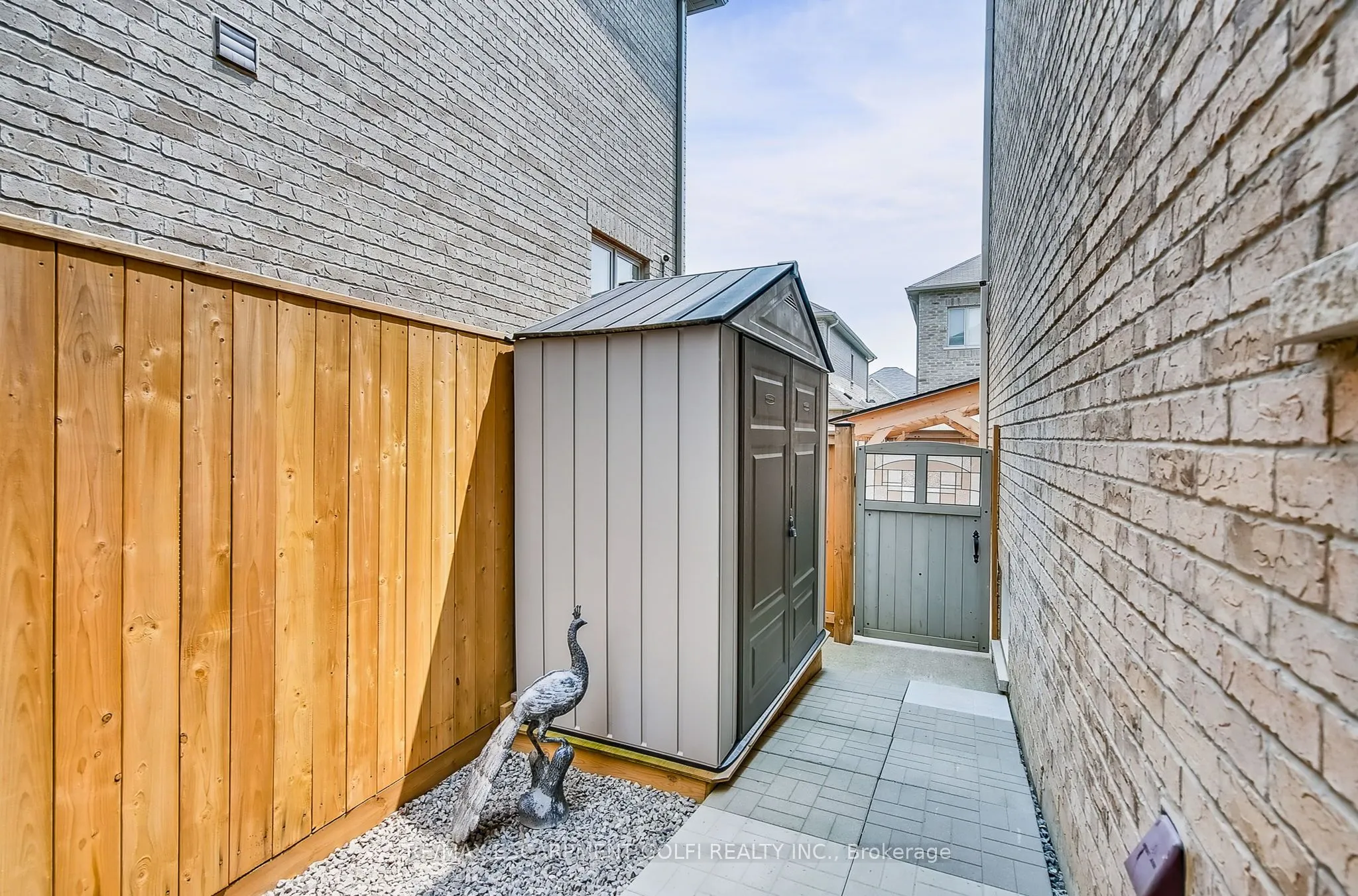 39 Avanti Crescent