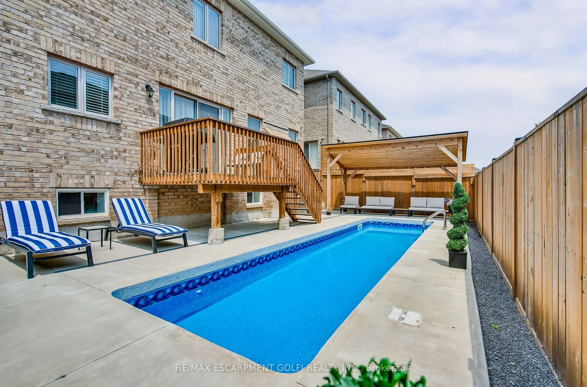 39 Avanti Crescent