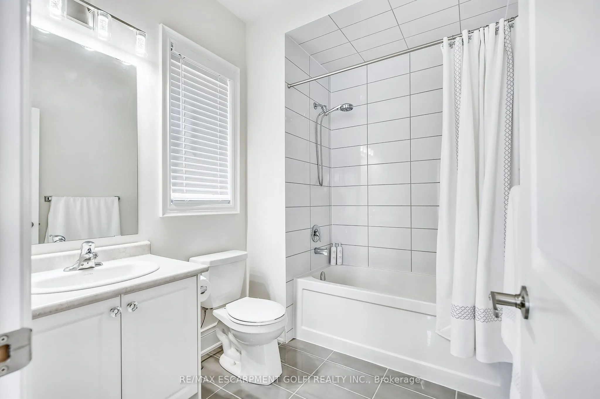 39 Avanti Crescent