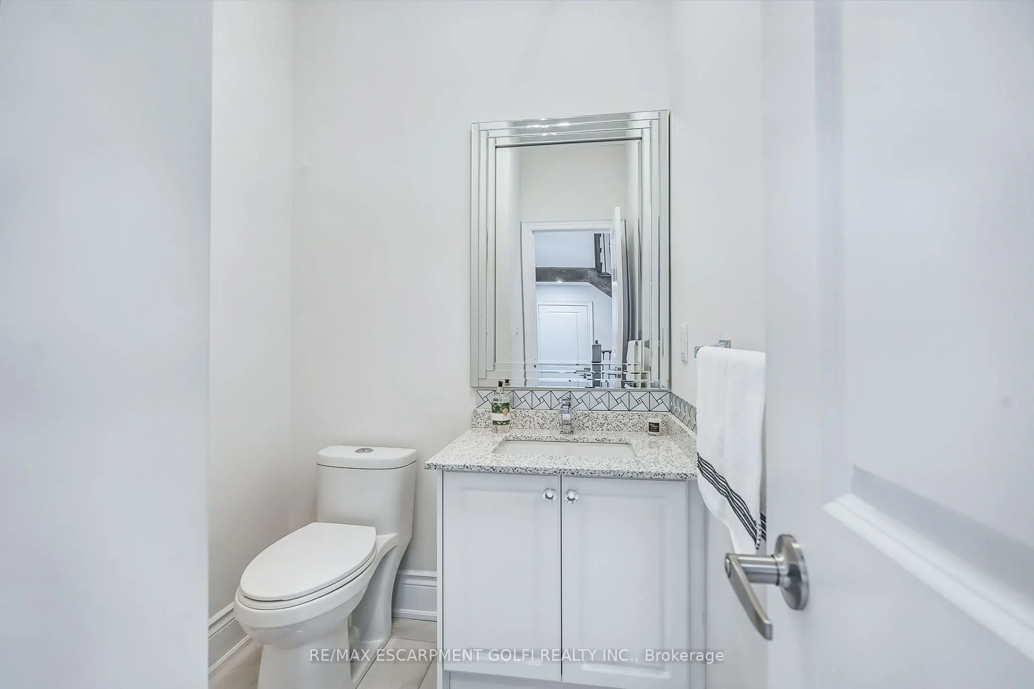 39 Avanti Crescent