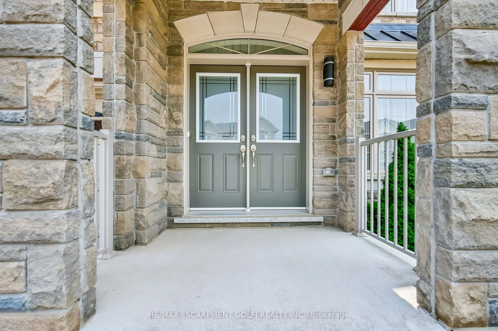 39 Avanti Crescent