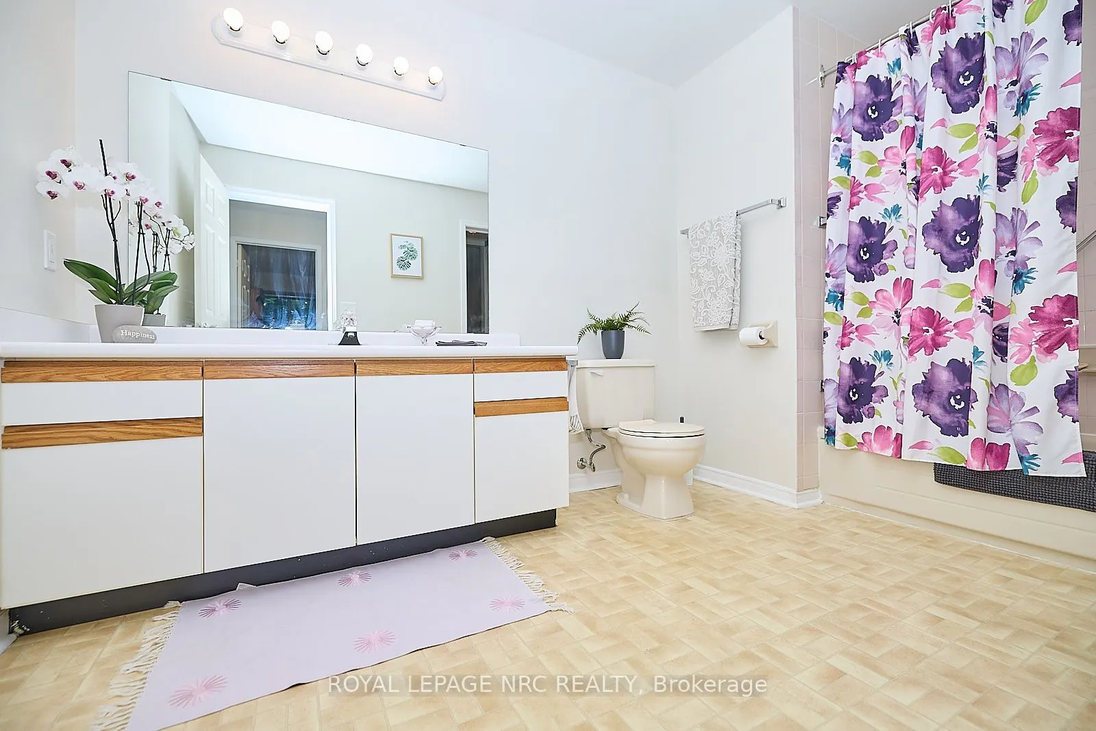 5 NIAGARA Street, #201