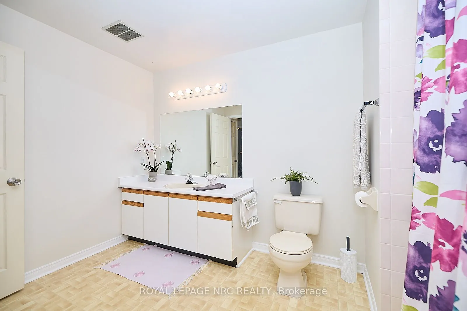 5 NIAGARA Street, #201