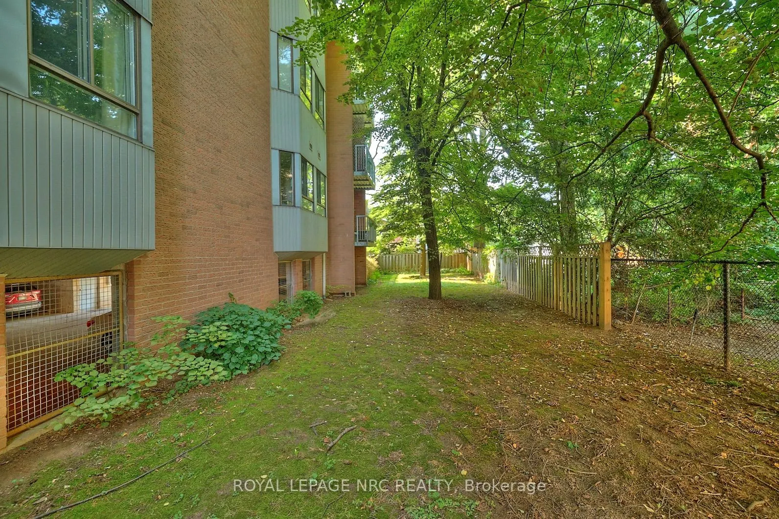 5 NIAGARA Street, #201