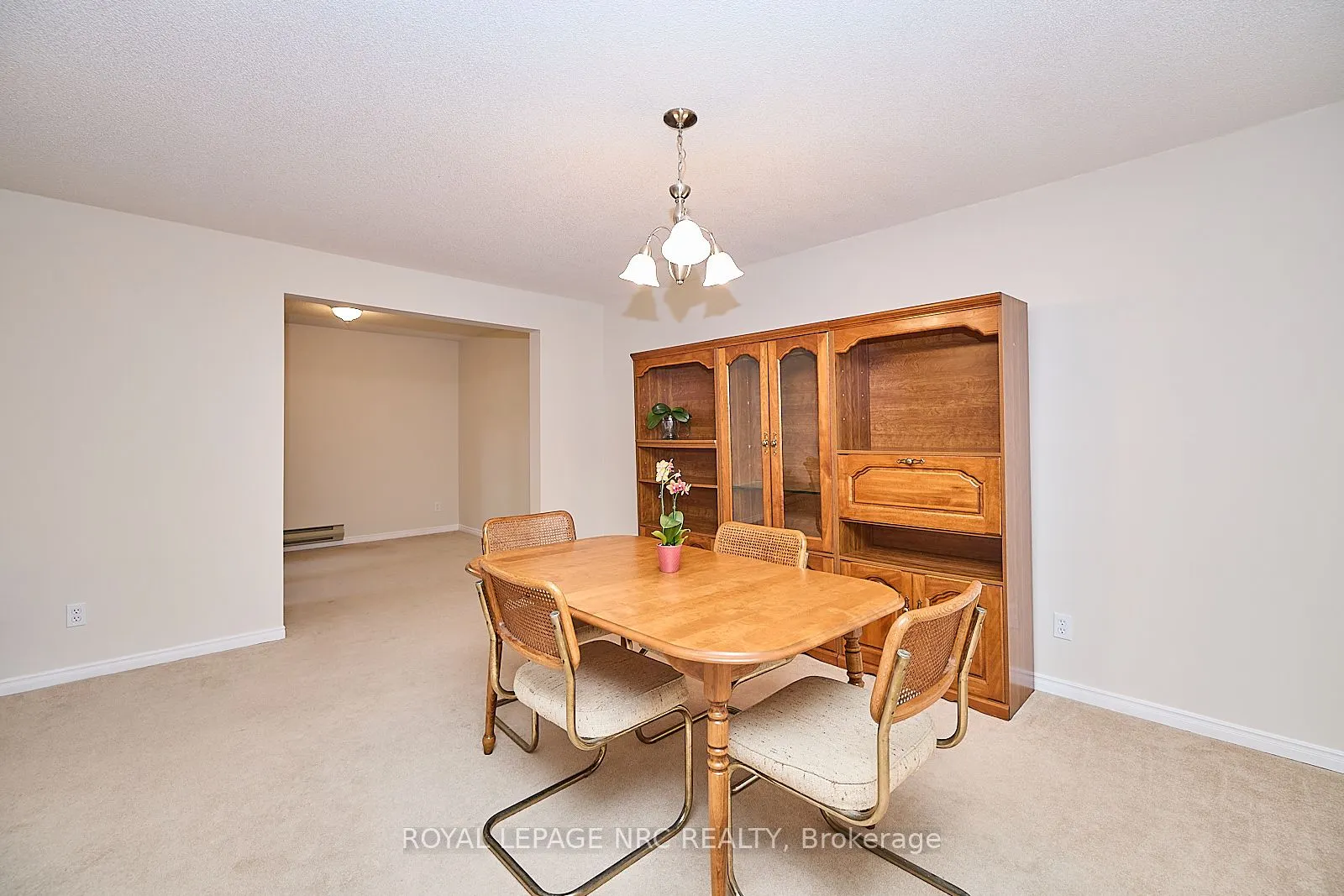 5 NIAGARA Street, #201