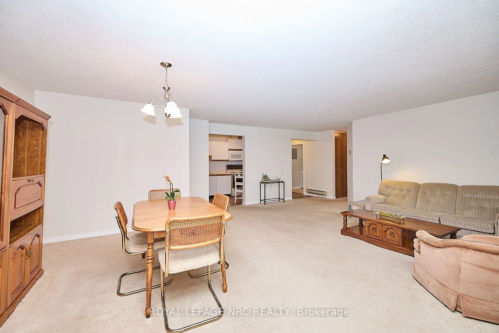 5 NIAGARA Street, #201