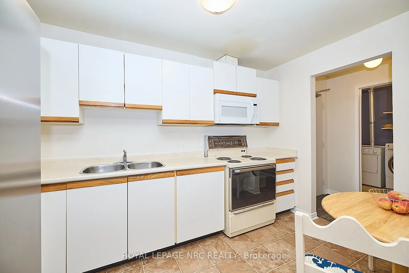 5 NIAGARA Street, #201