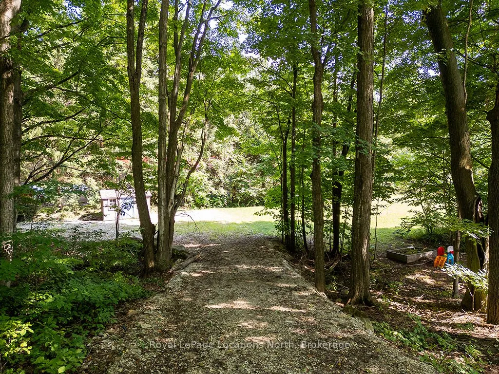 245596 22 Side Road