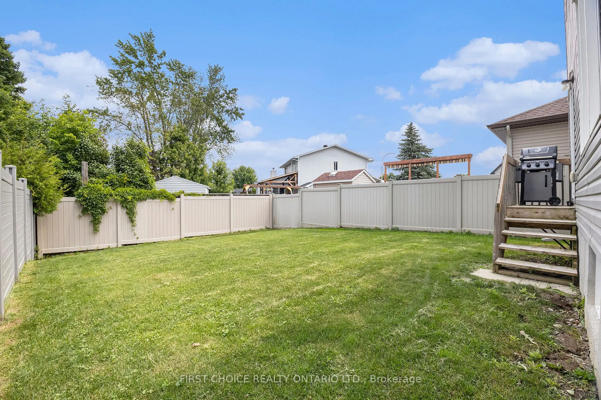 636 Robert Street