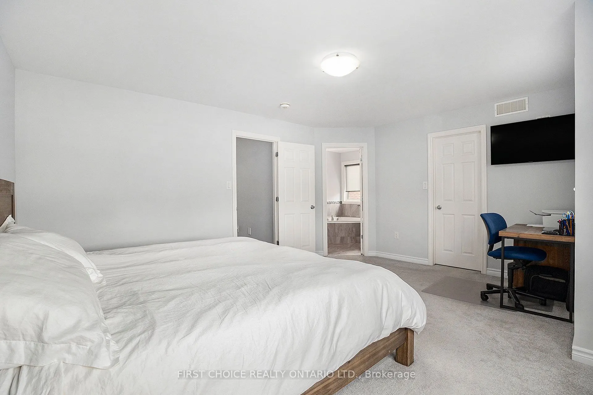 636 Robert Street