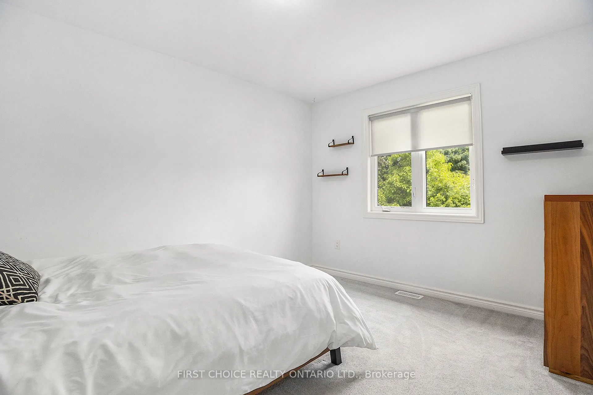 636 Robert Street