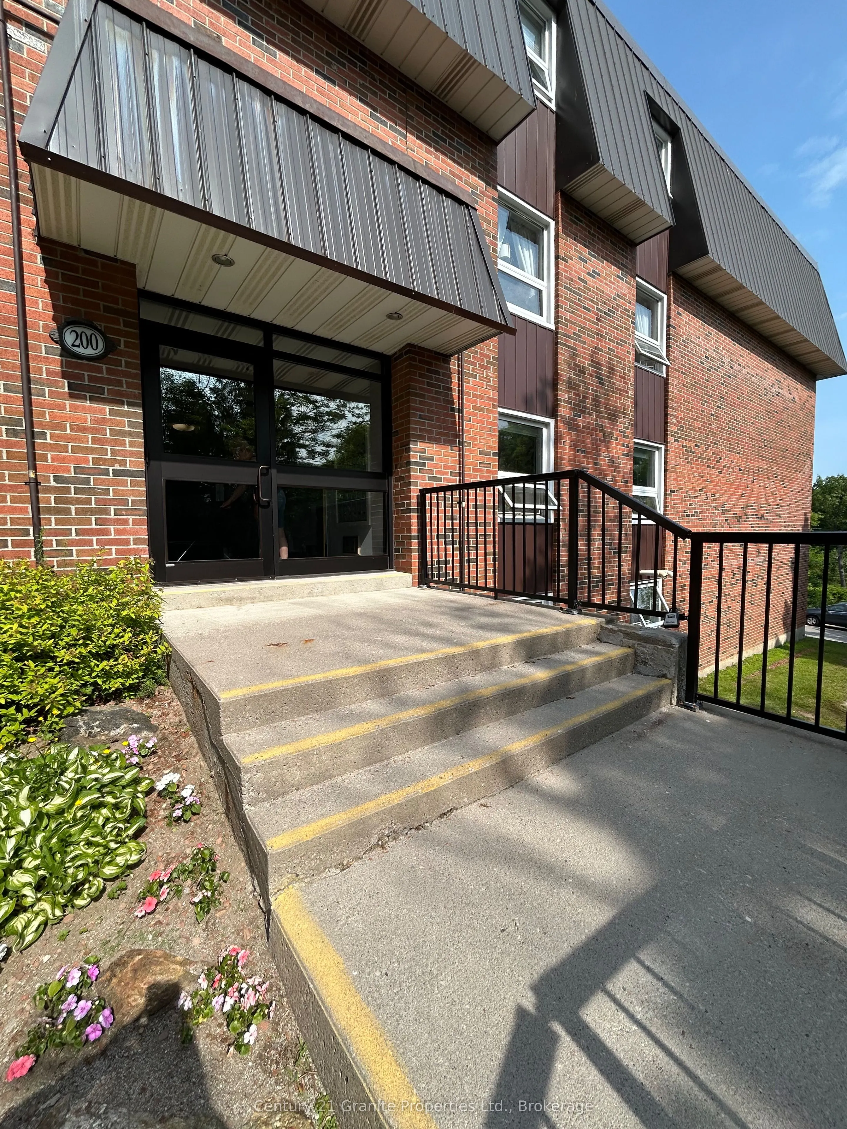 200 Beaconview Heights, #306