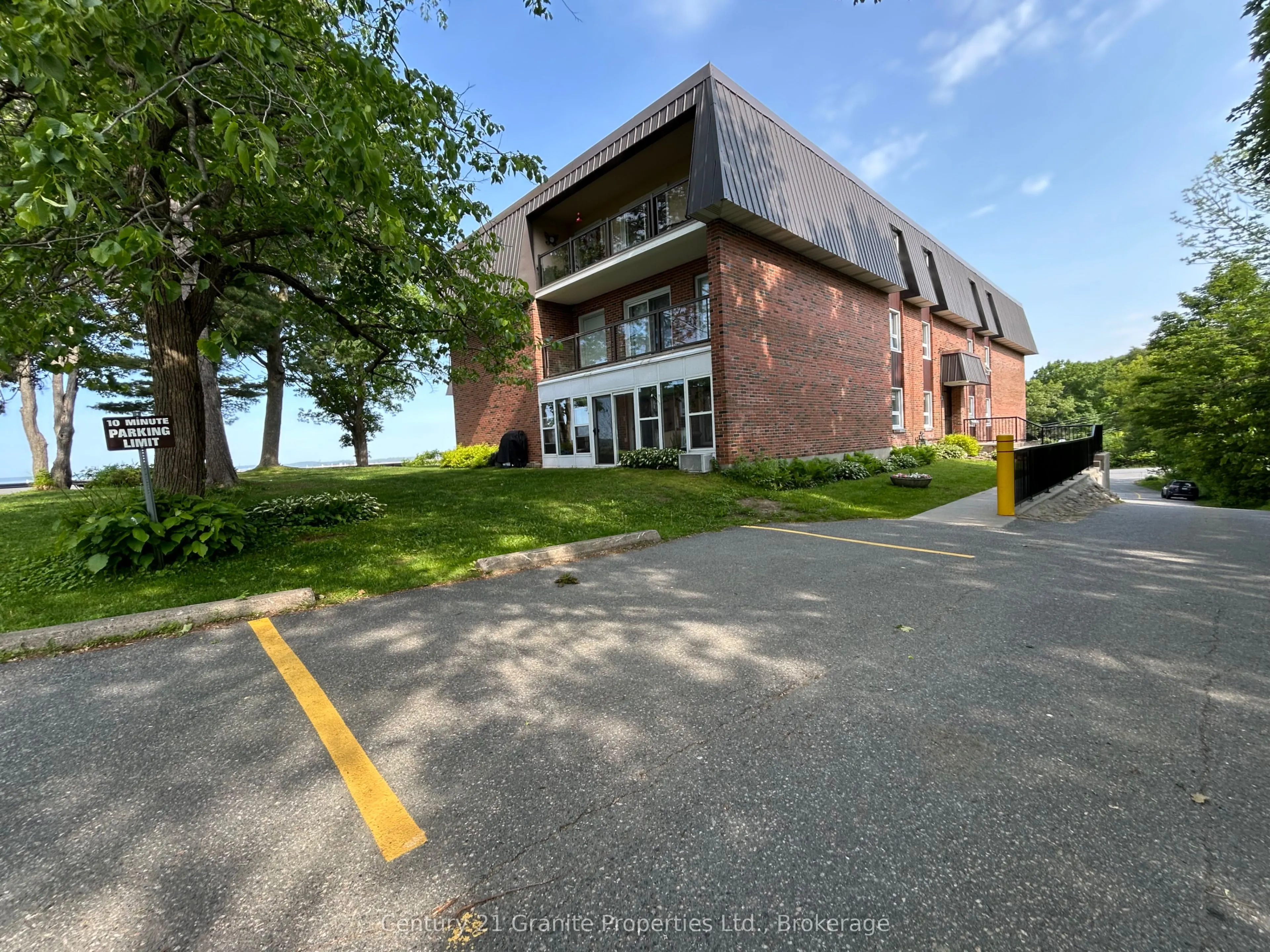 200 Beaconview Heights, #306