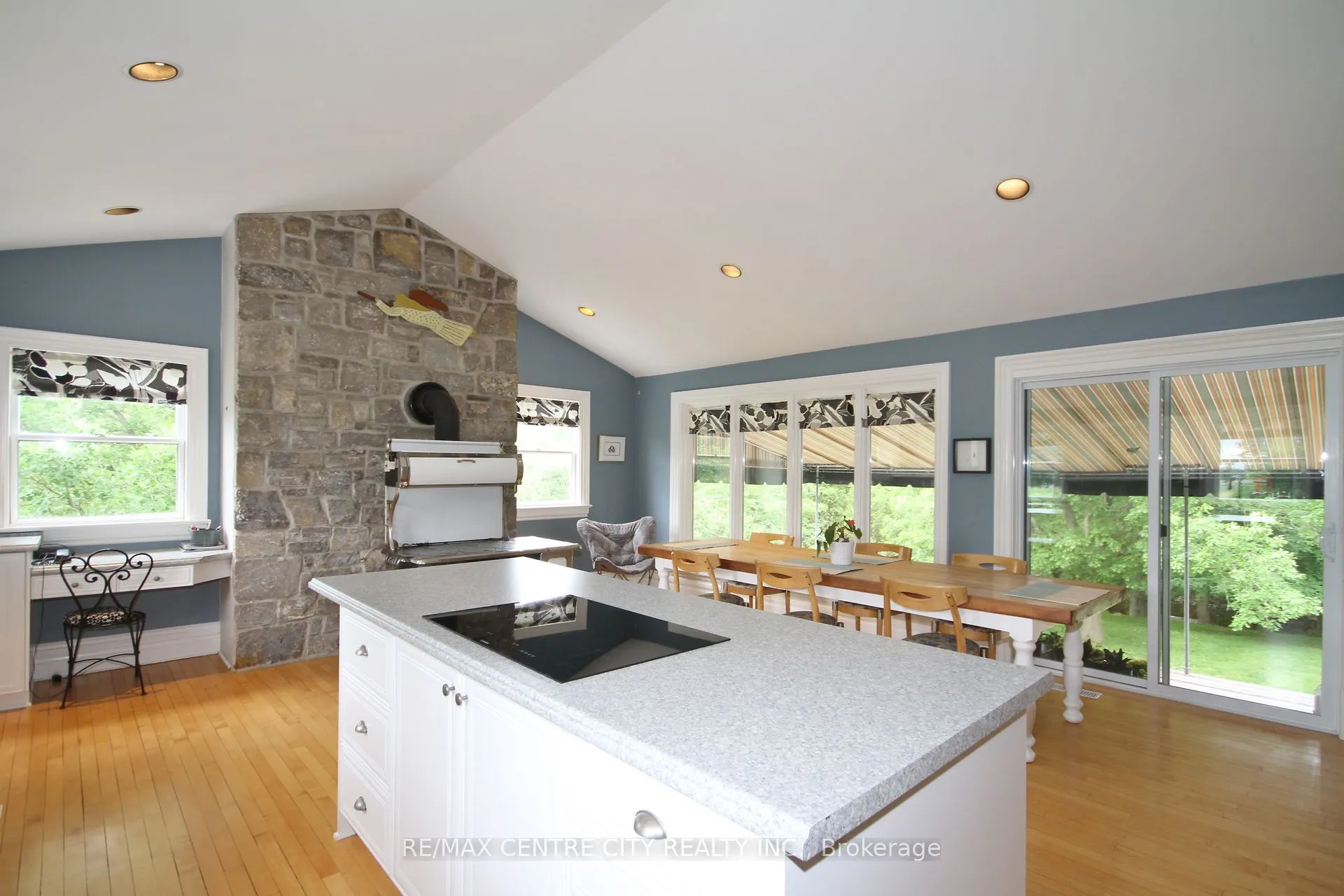 3000 Roger Stevens Road