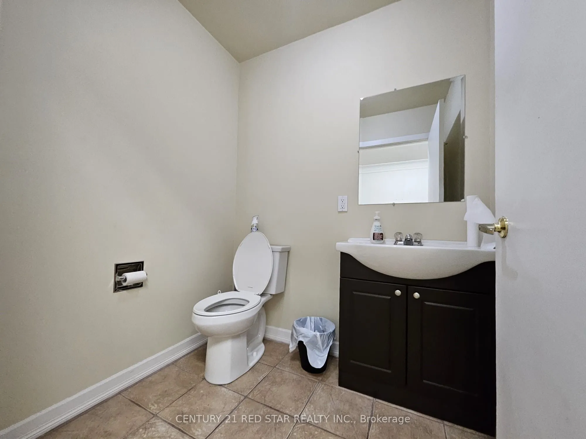 630 Main Street E, #1