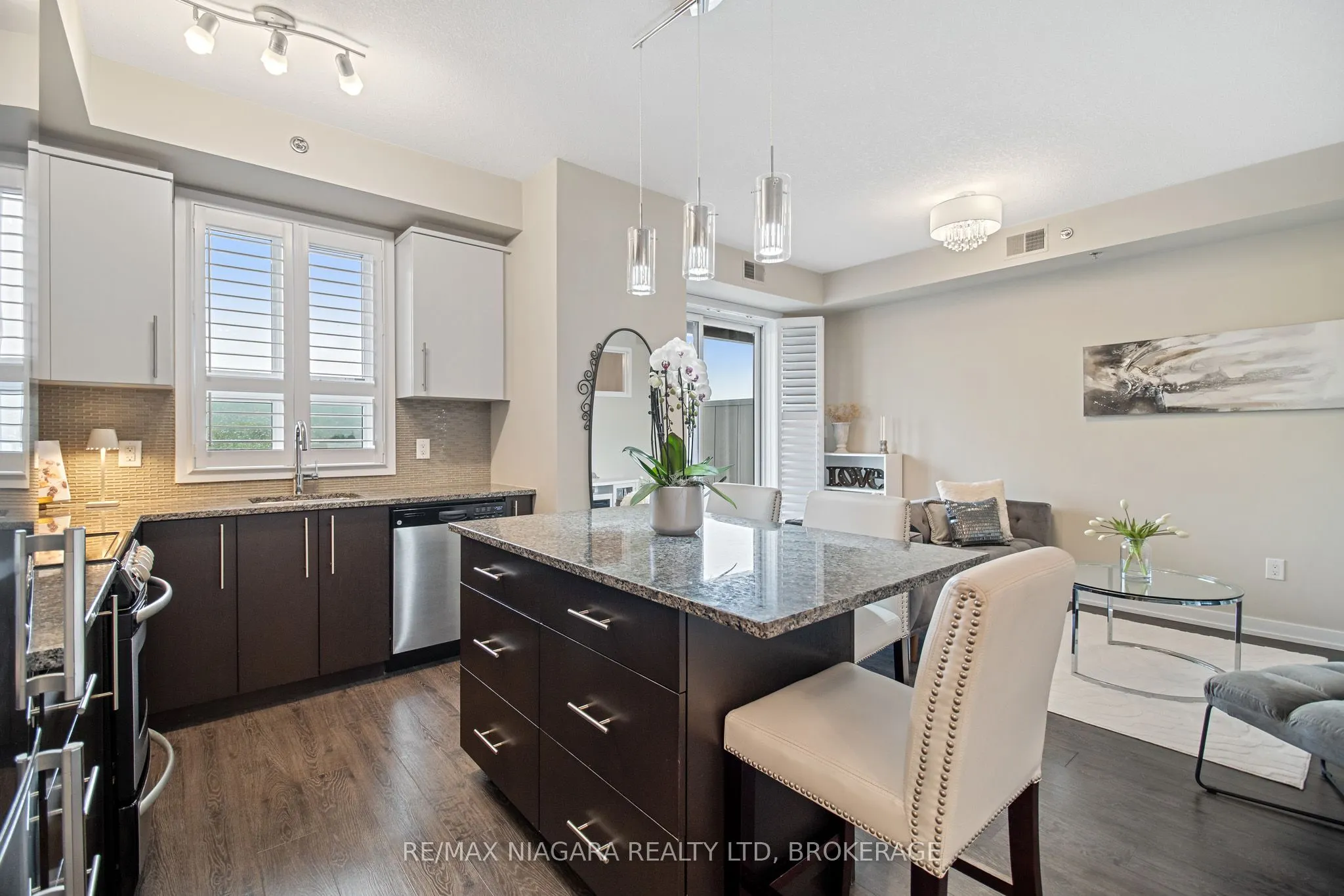 520 North Service Road #411