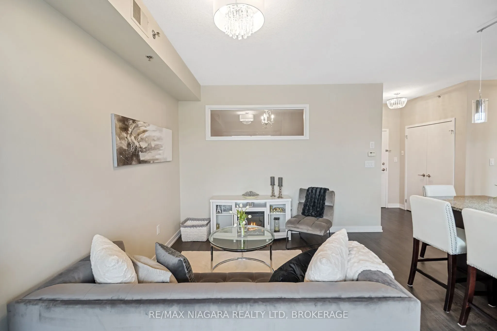 520 North Service Road #411