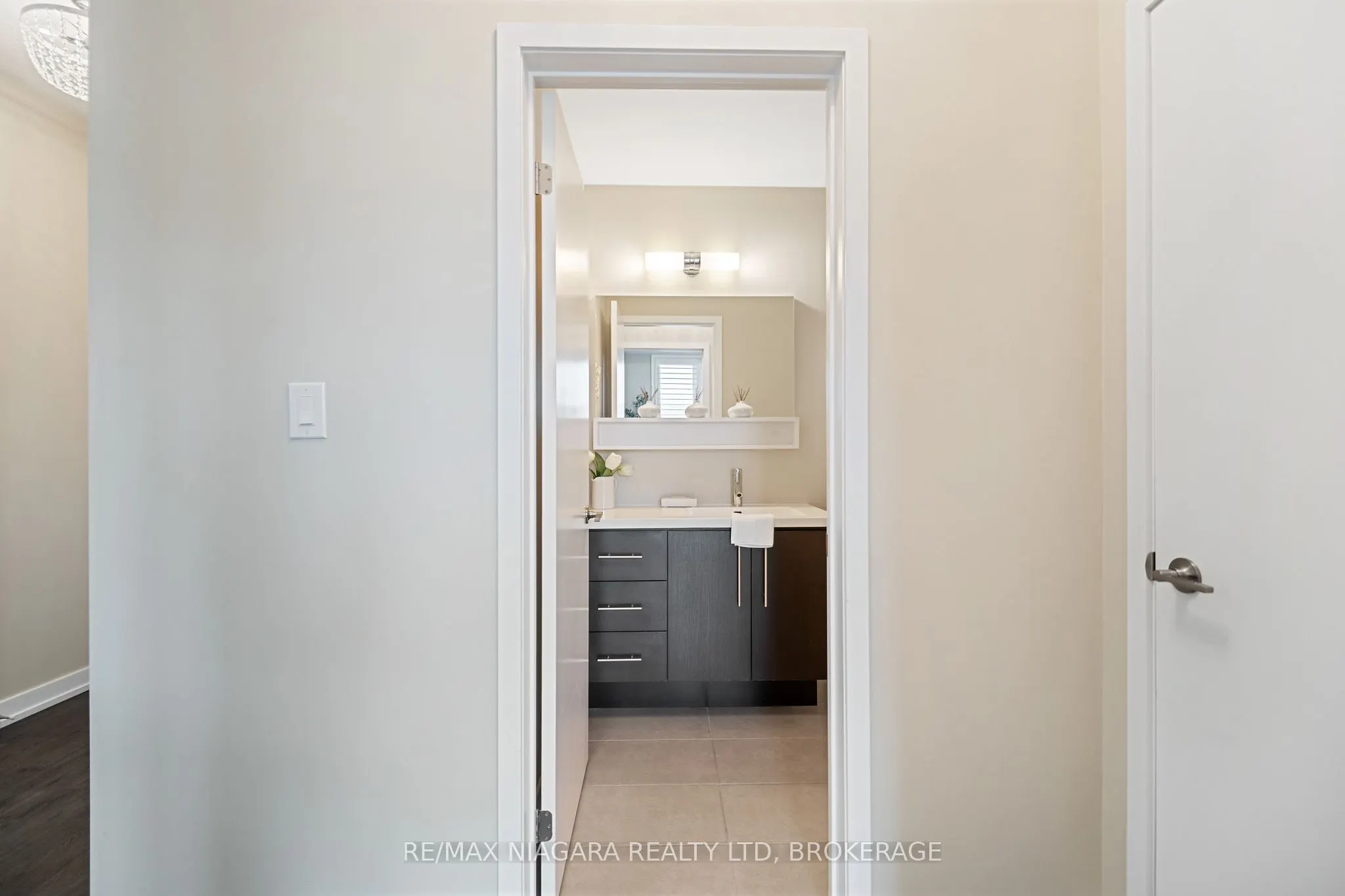 520 North Service Road #411