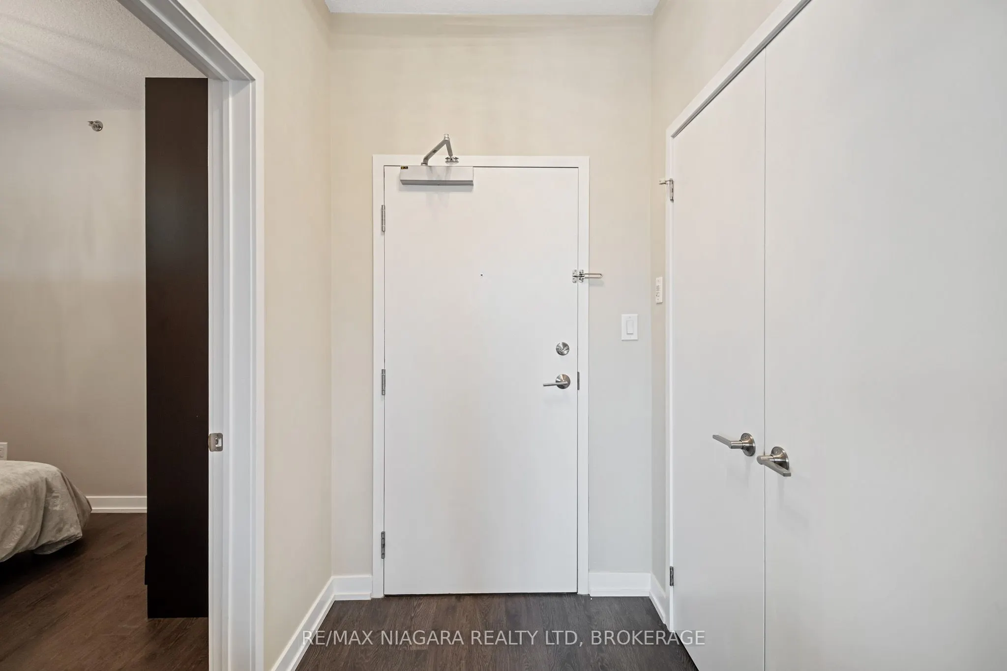 520 North Service Road #411