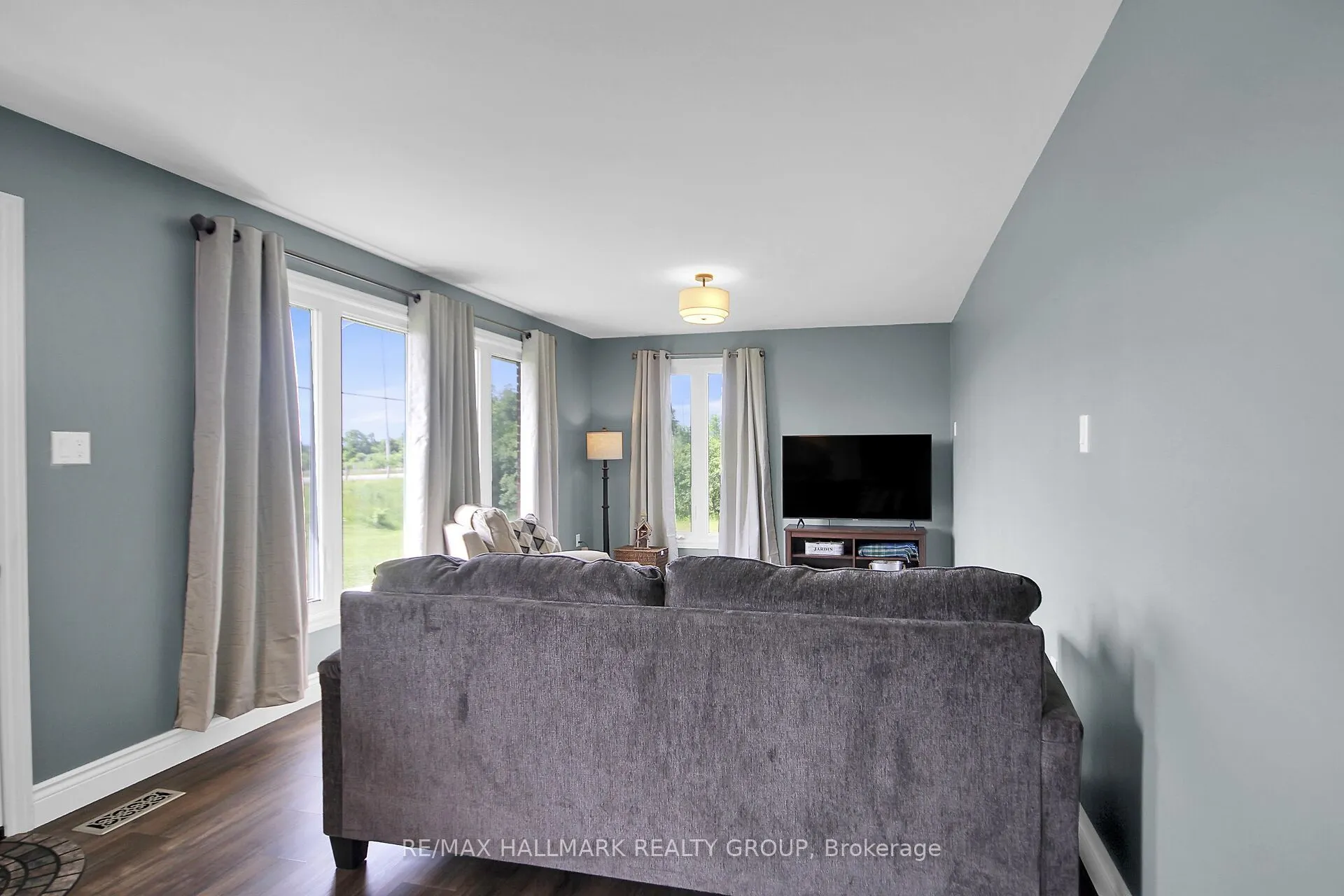 1352 County 43 Road Highway W