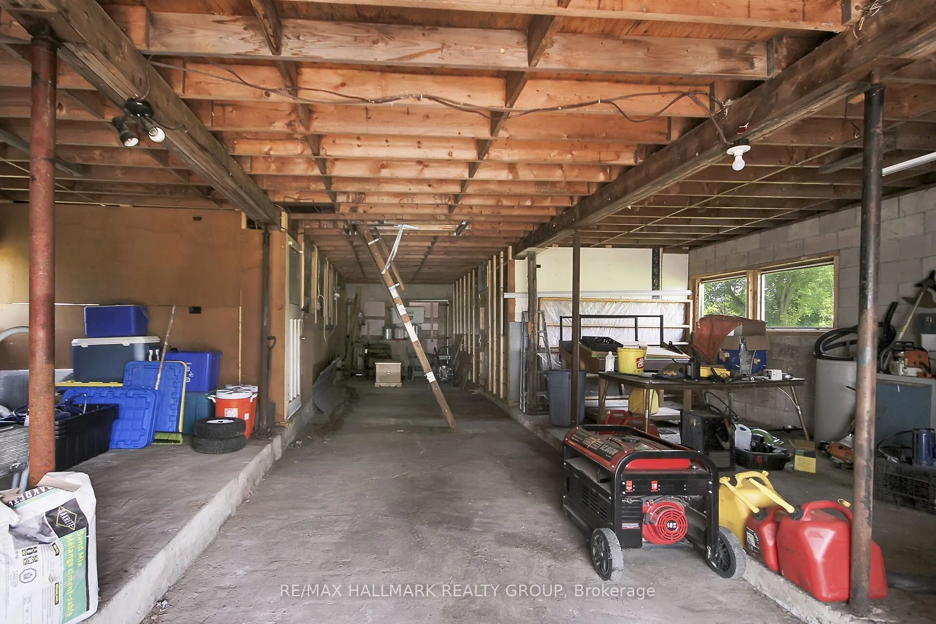 1352 County 43 Road Highway W