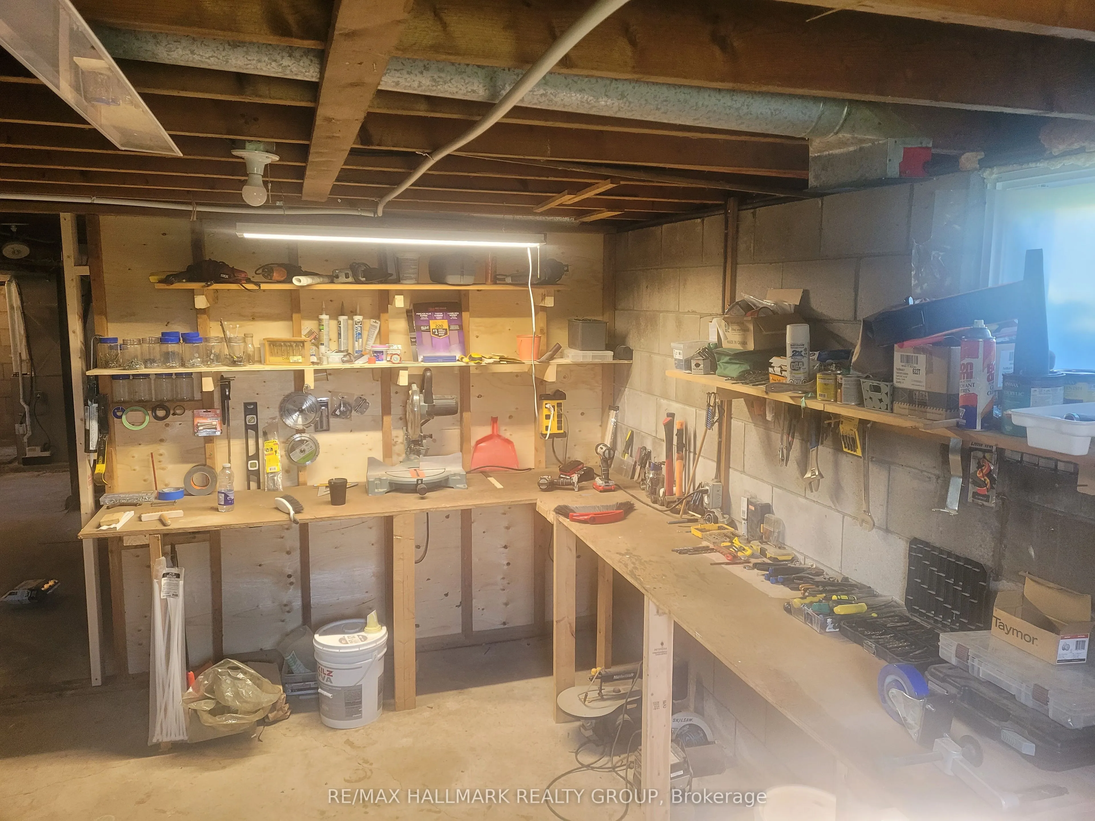 1352 County 43 Road Highway W