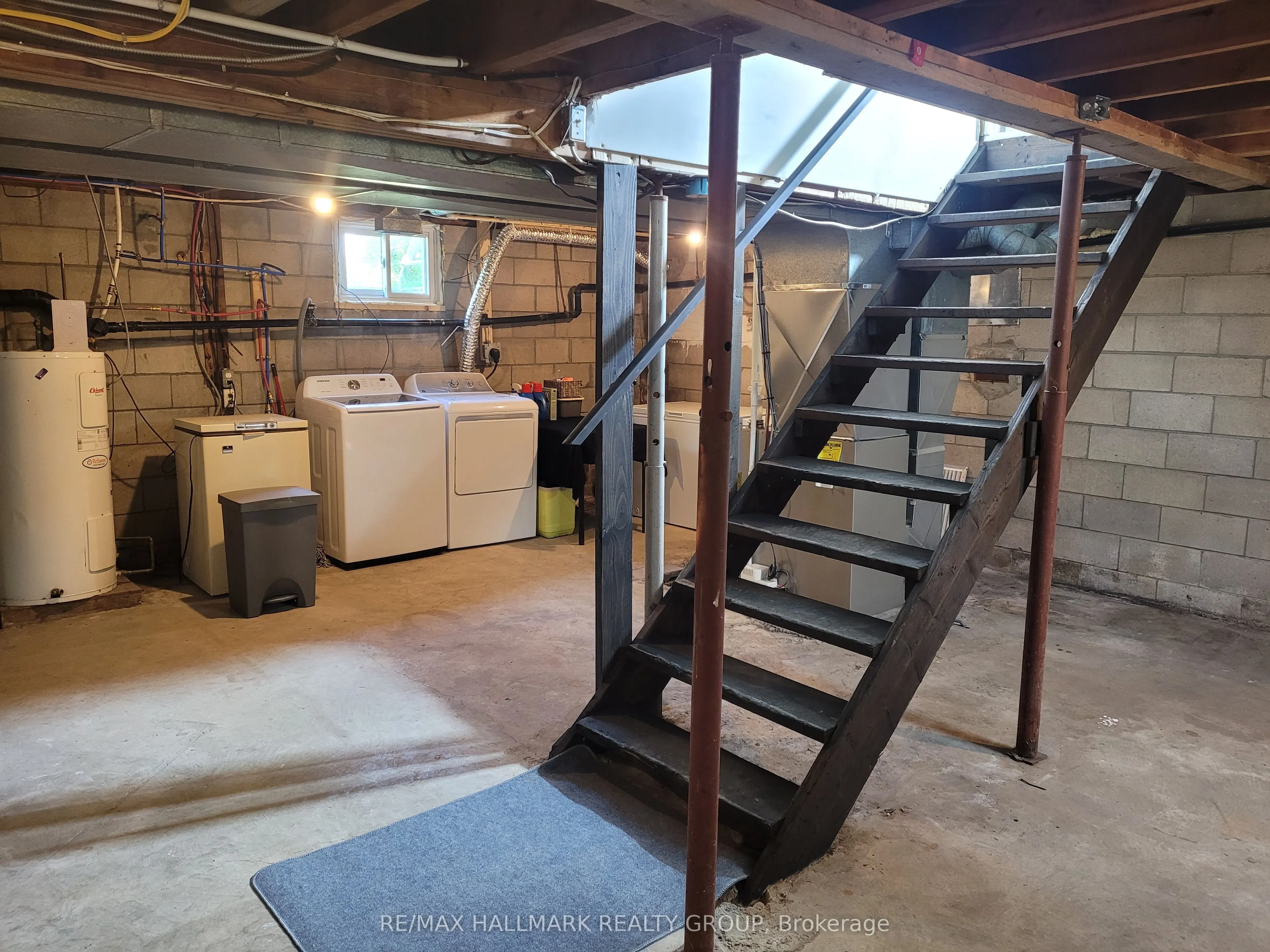 1352 County 43 Road Highway W