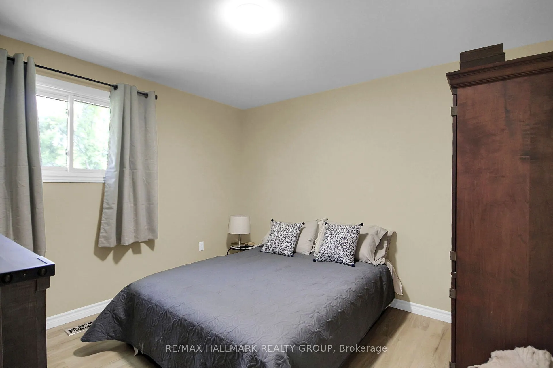 1352 County 43 Road Highway W