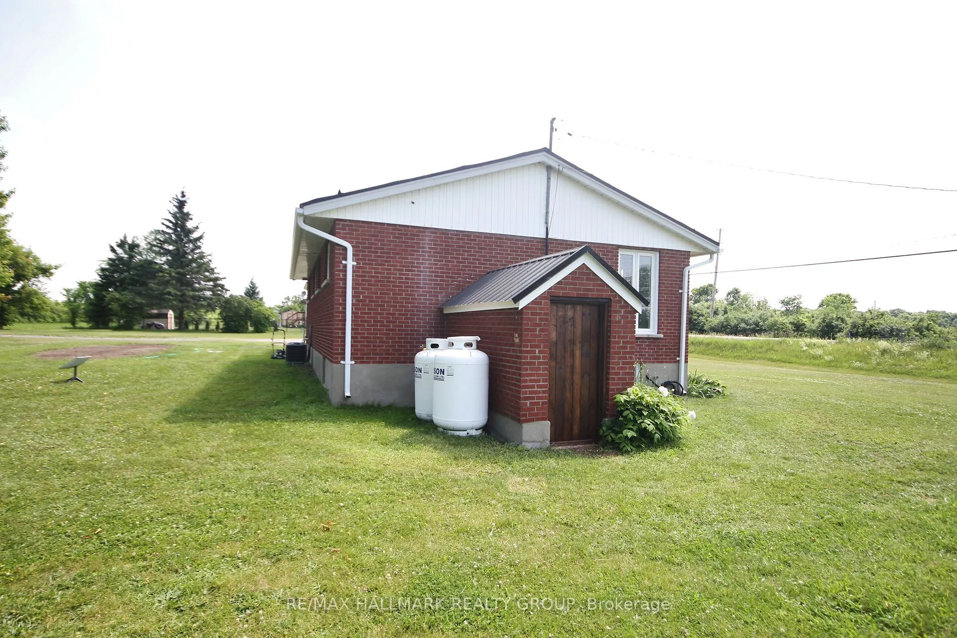 1352 County 43 Road Highway W