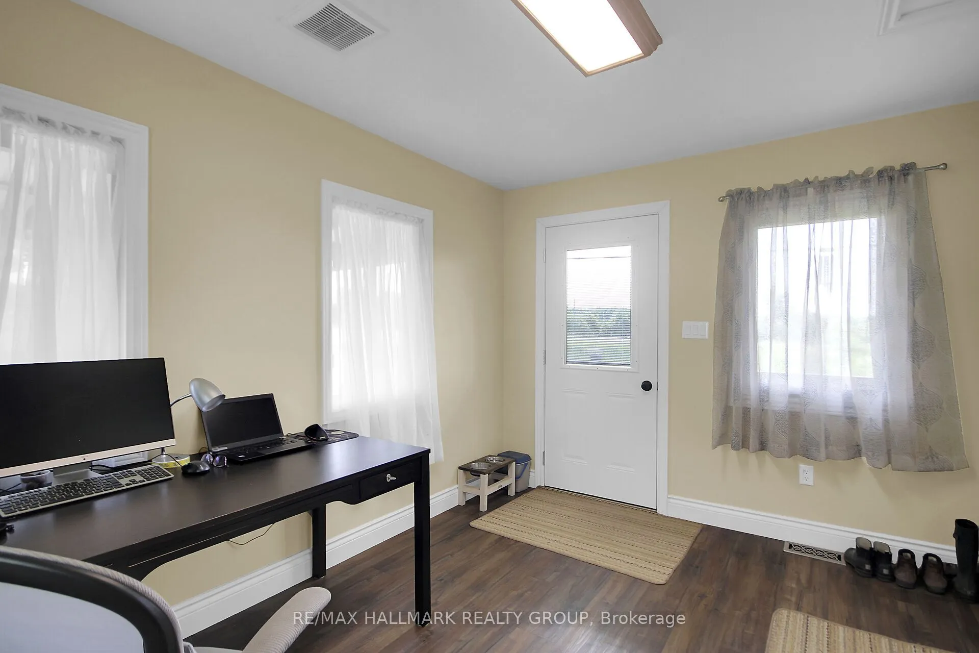 1352 County 43 Road Highway W