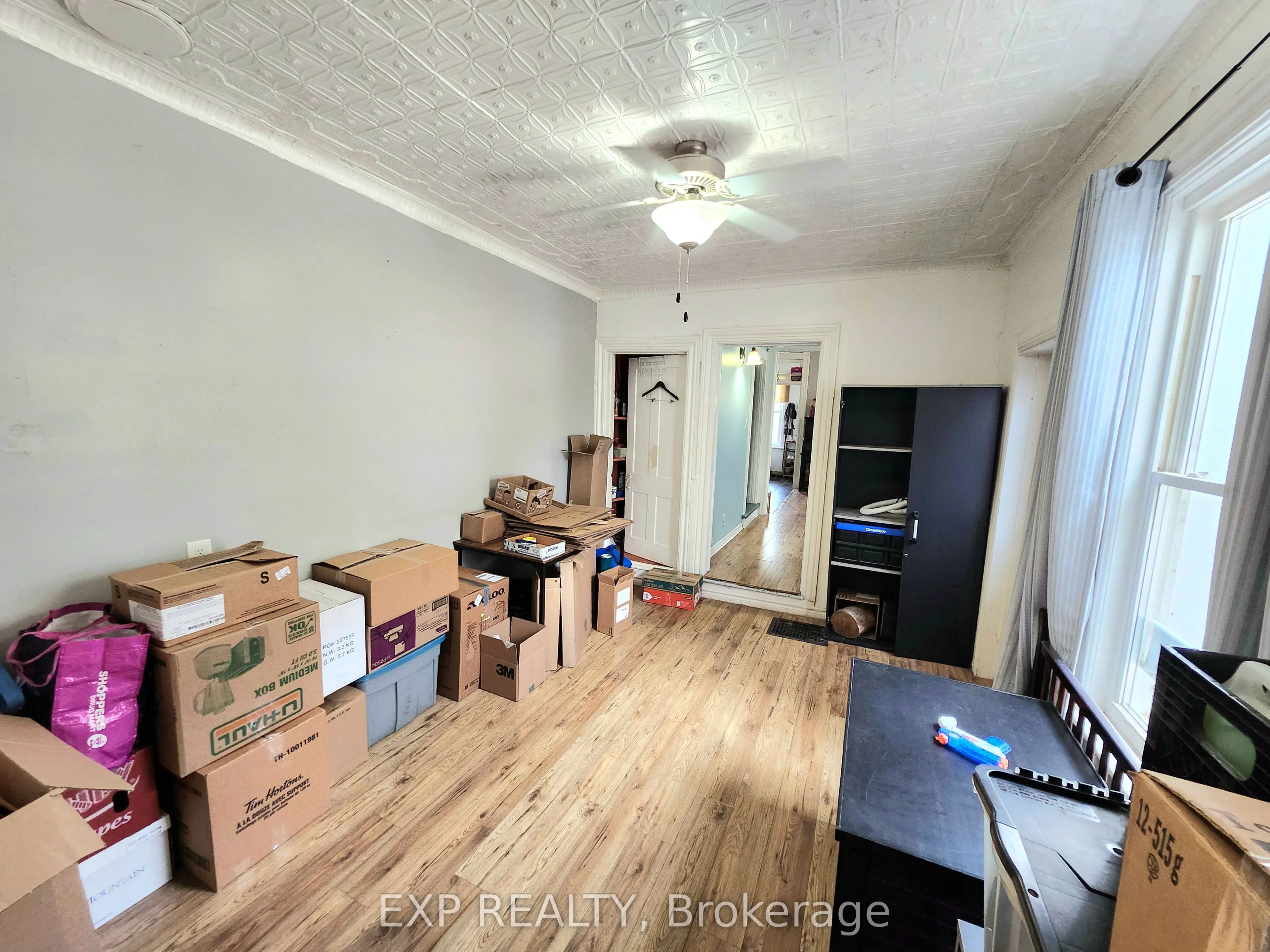 485 Dibble Street W