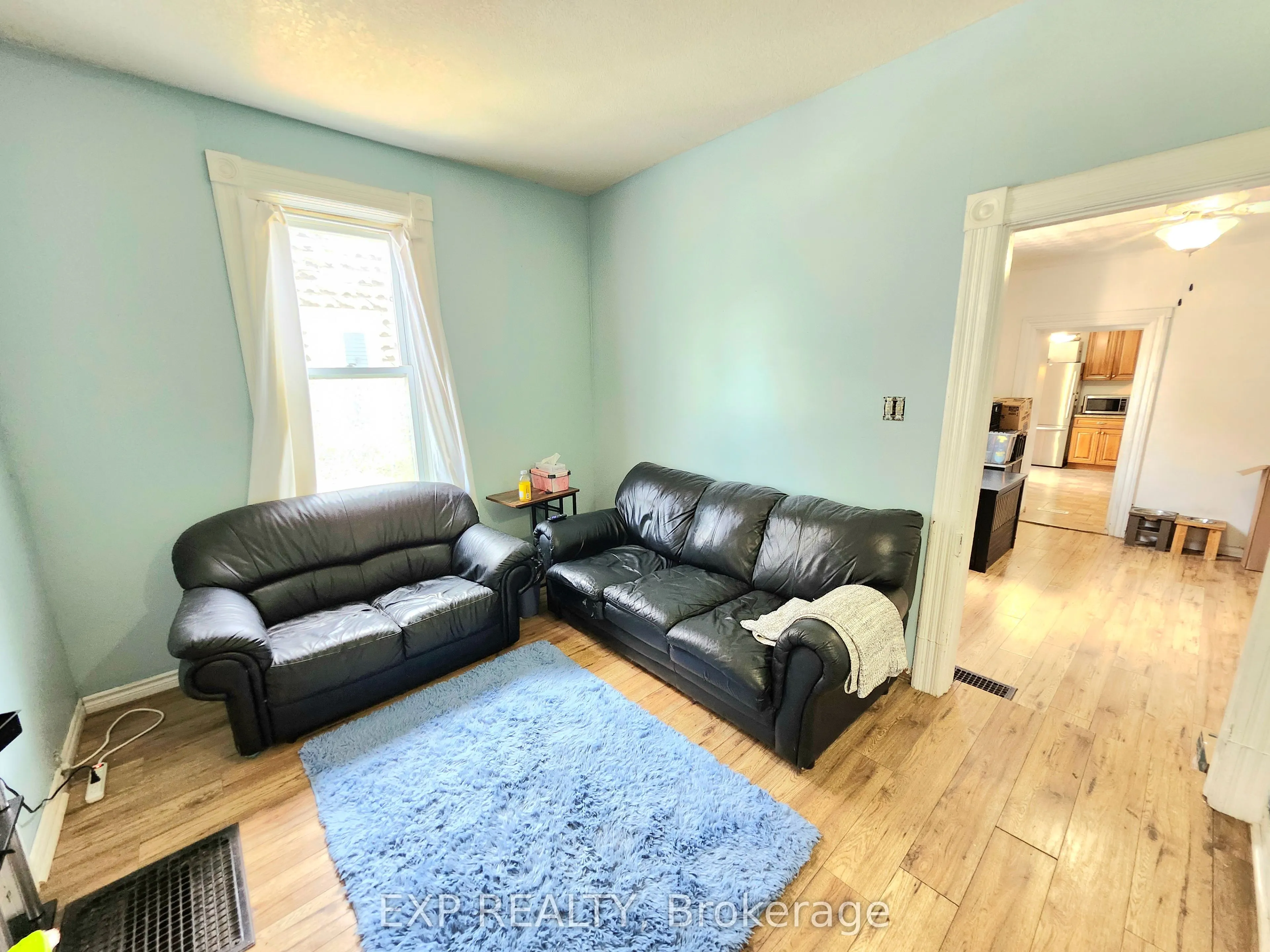 485 Dibble Street W
