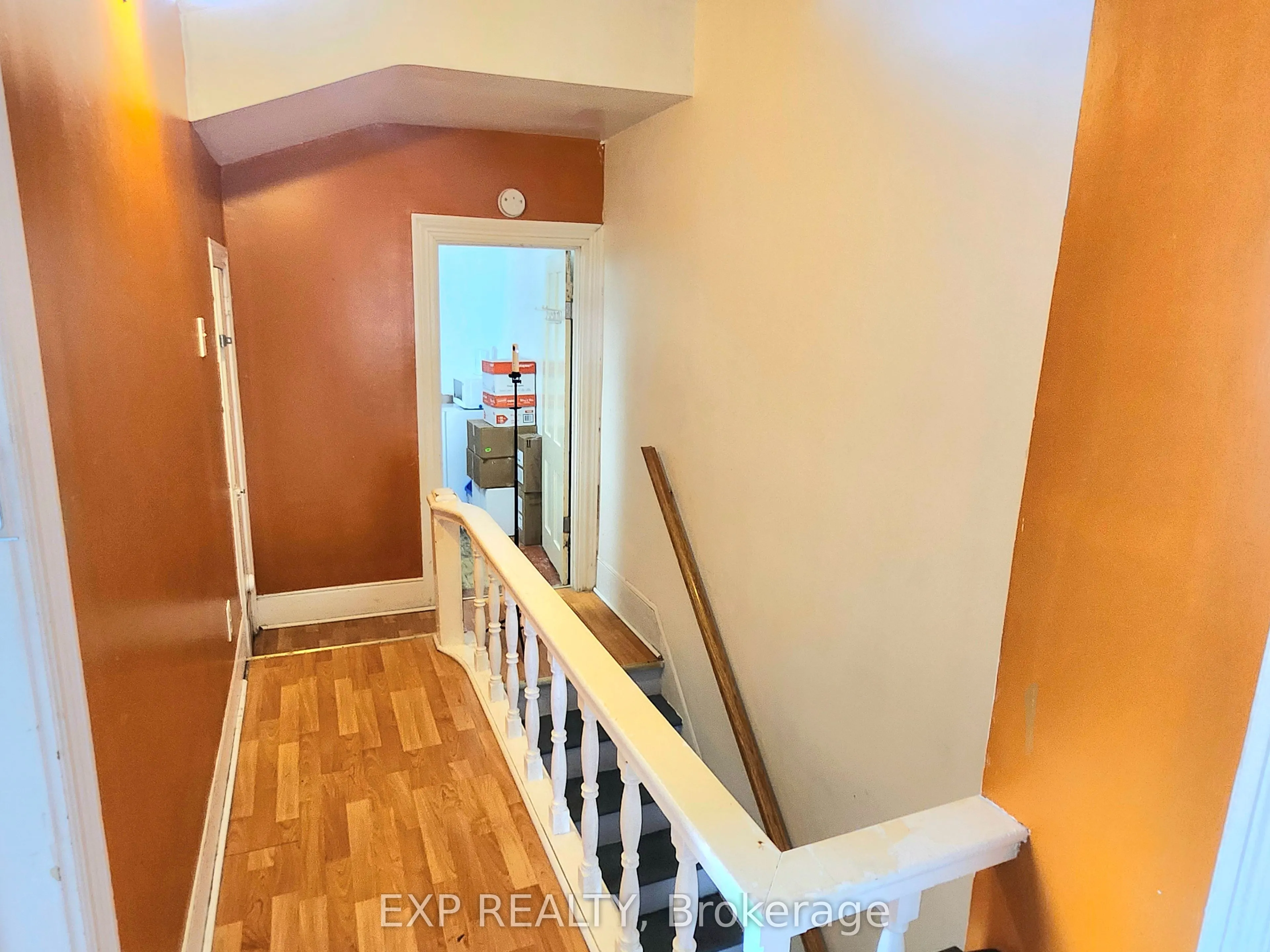 485 Dibble Street W