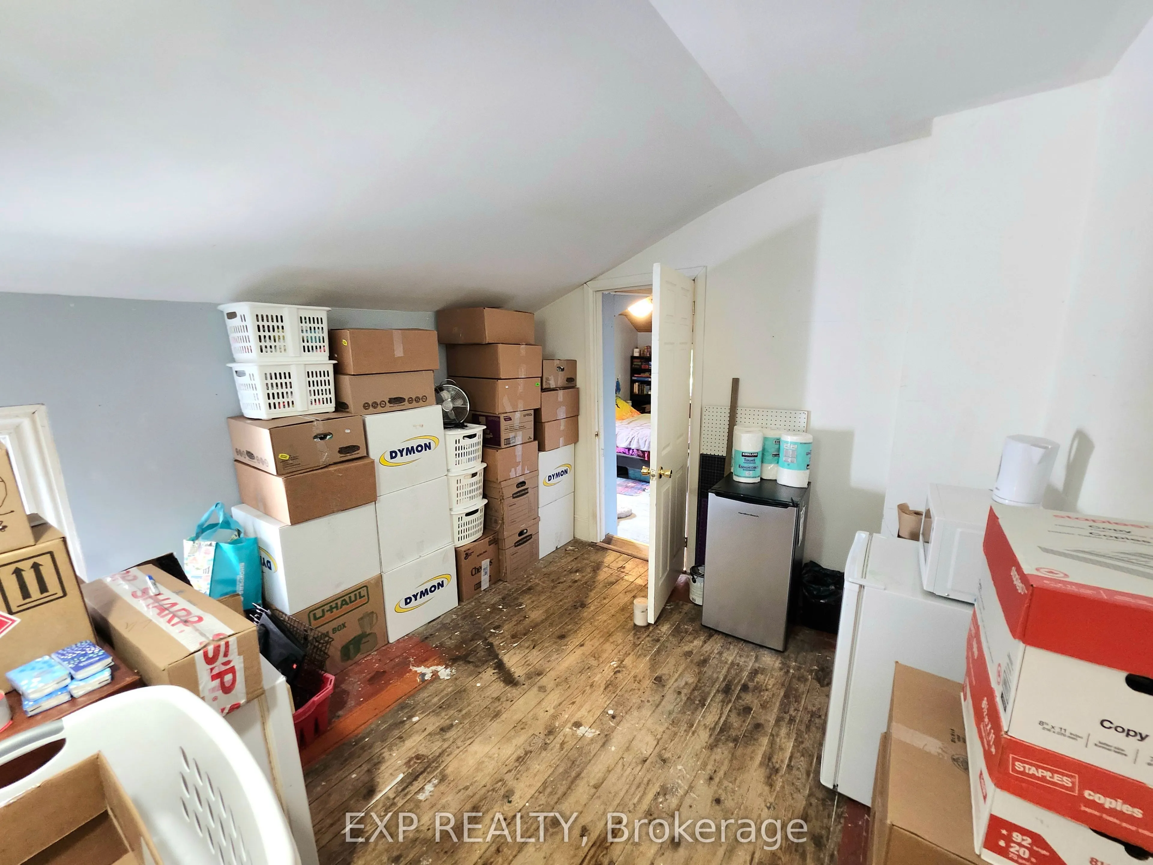485 Dibble Street W