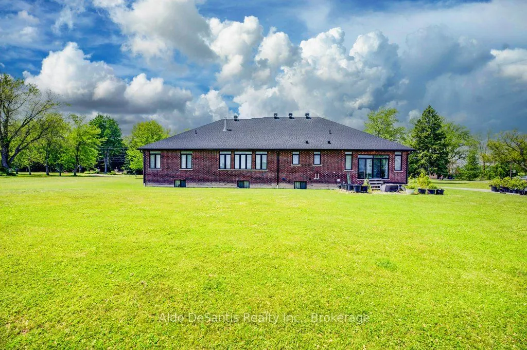 1211 Woodburn Road