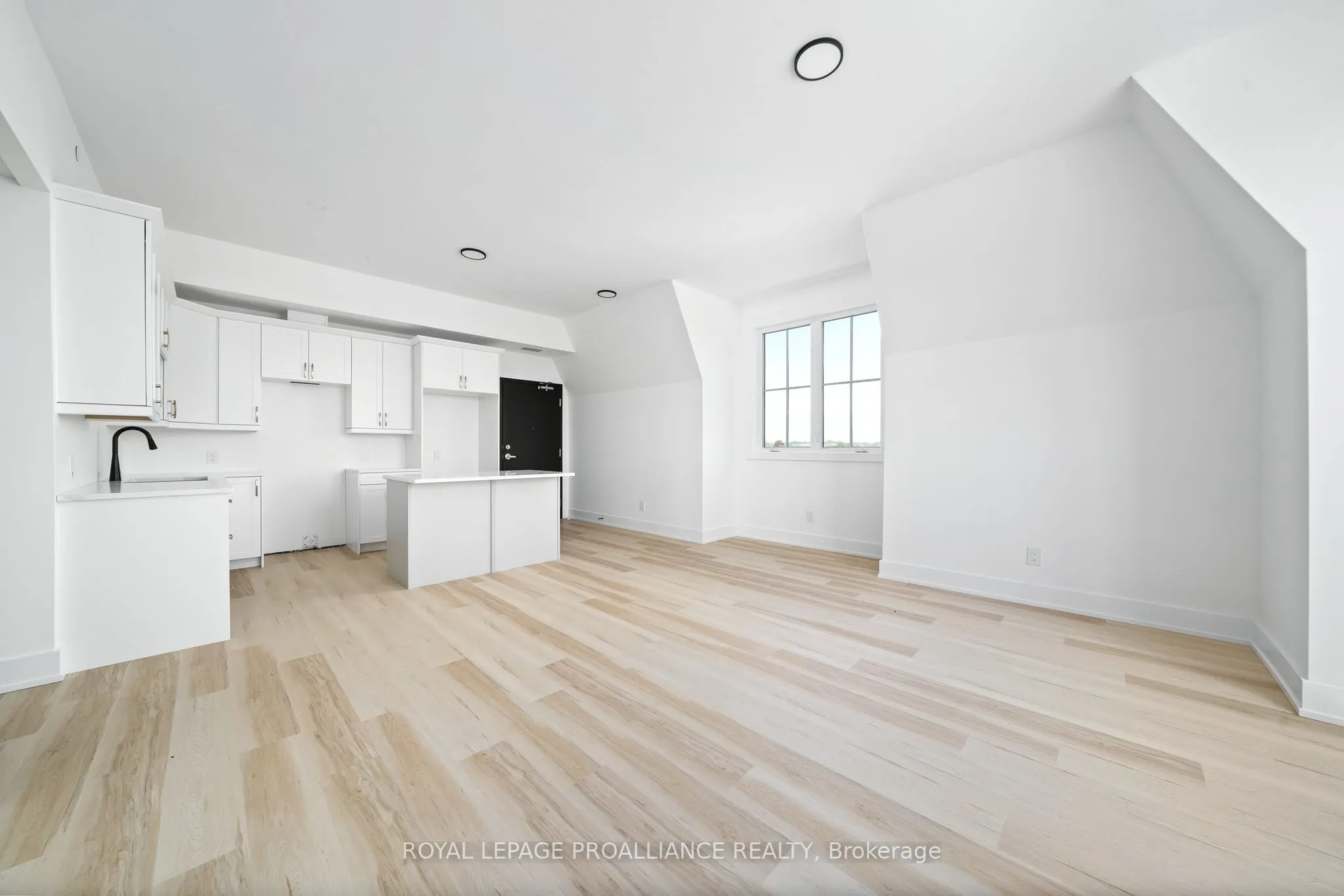 941 Charles Wilson Parkway, #302