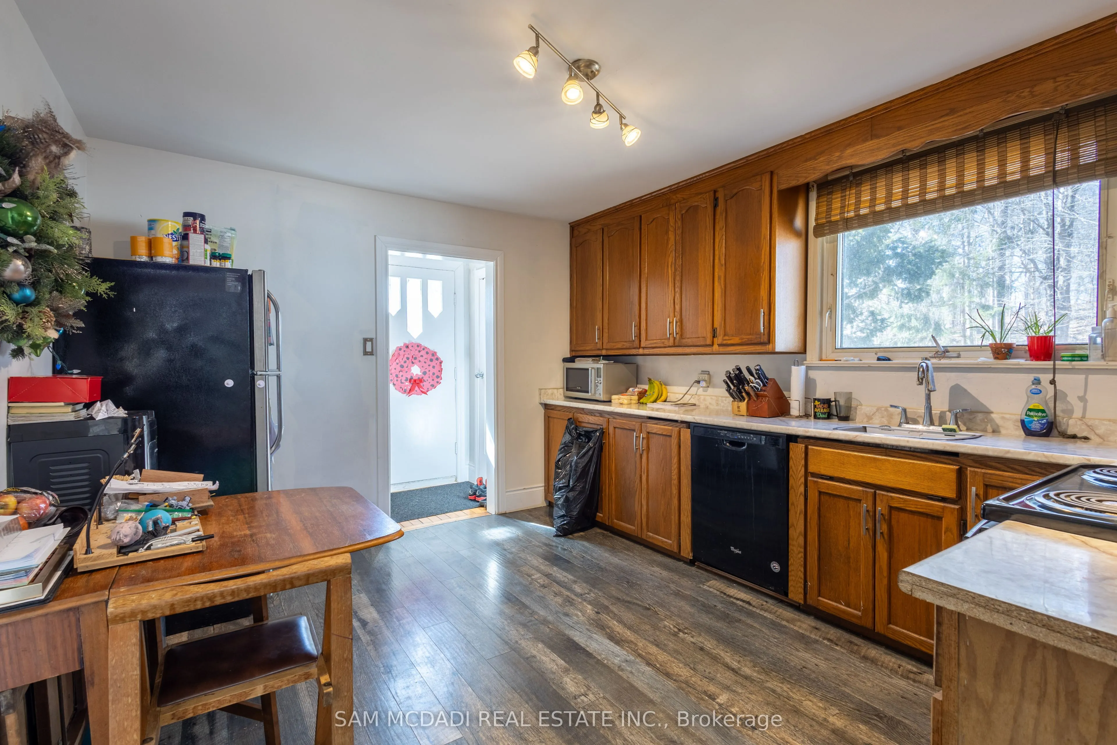 867 Jerseyville Road W