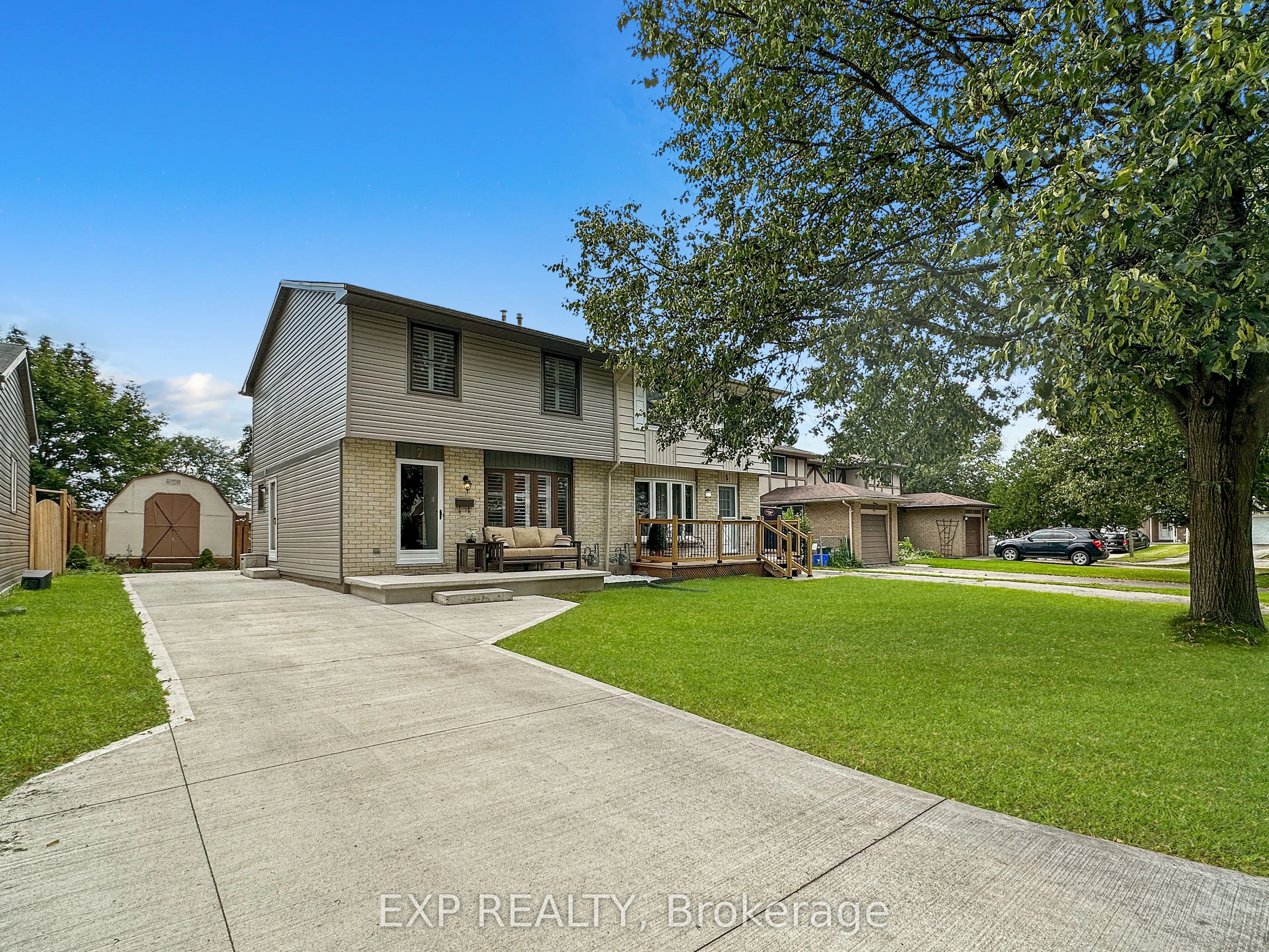 7 Acton Crescent
