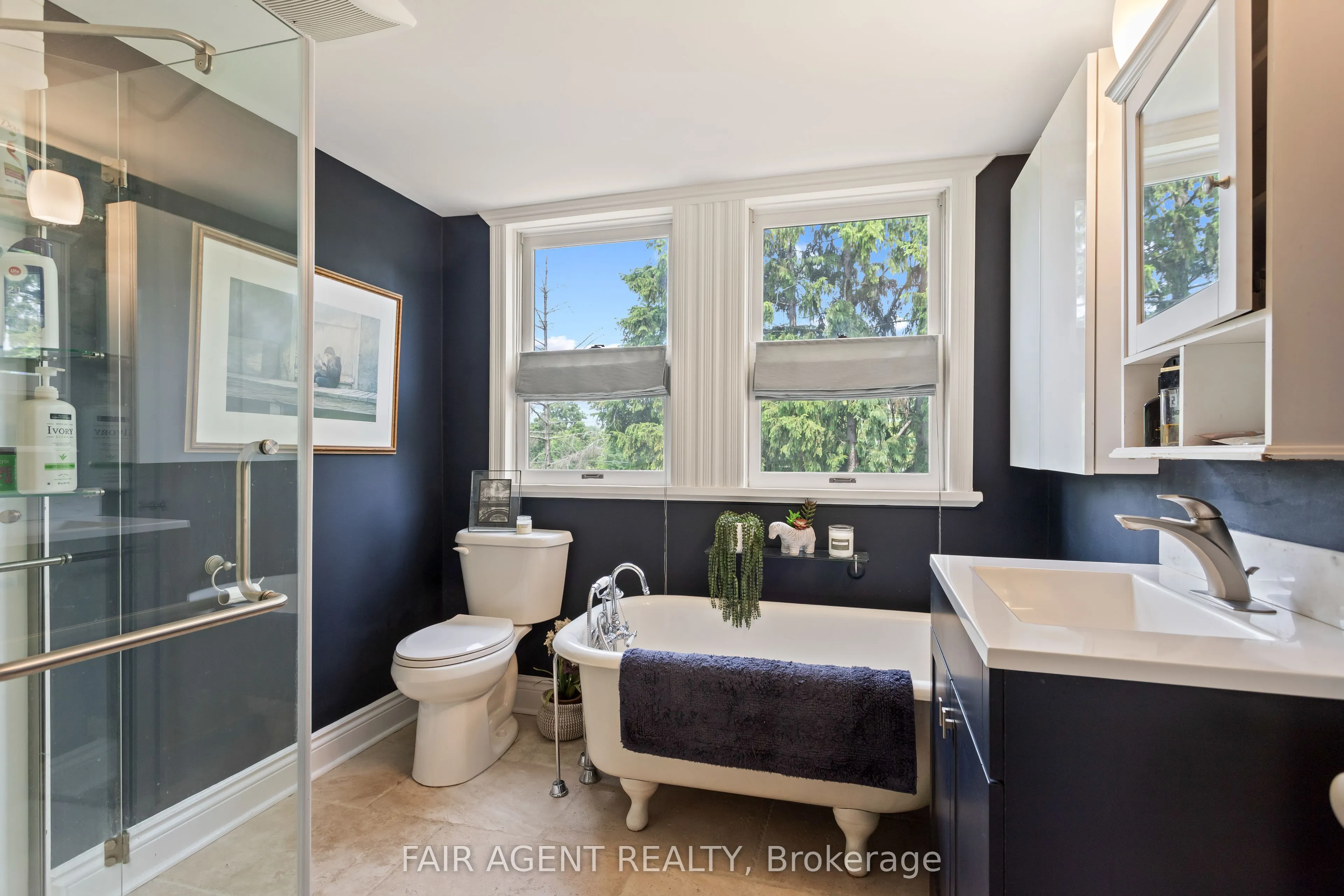 26 DALY Avenue