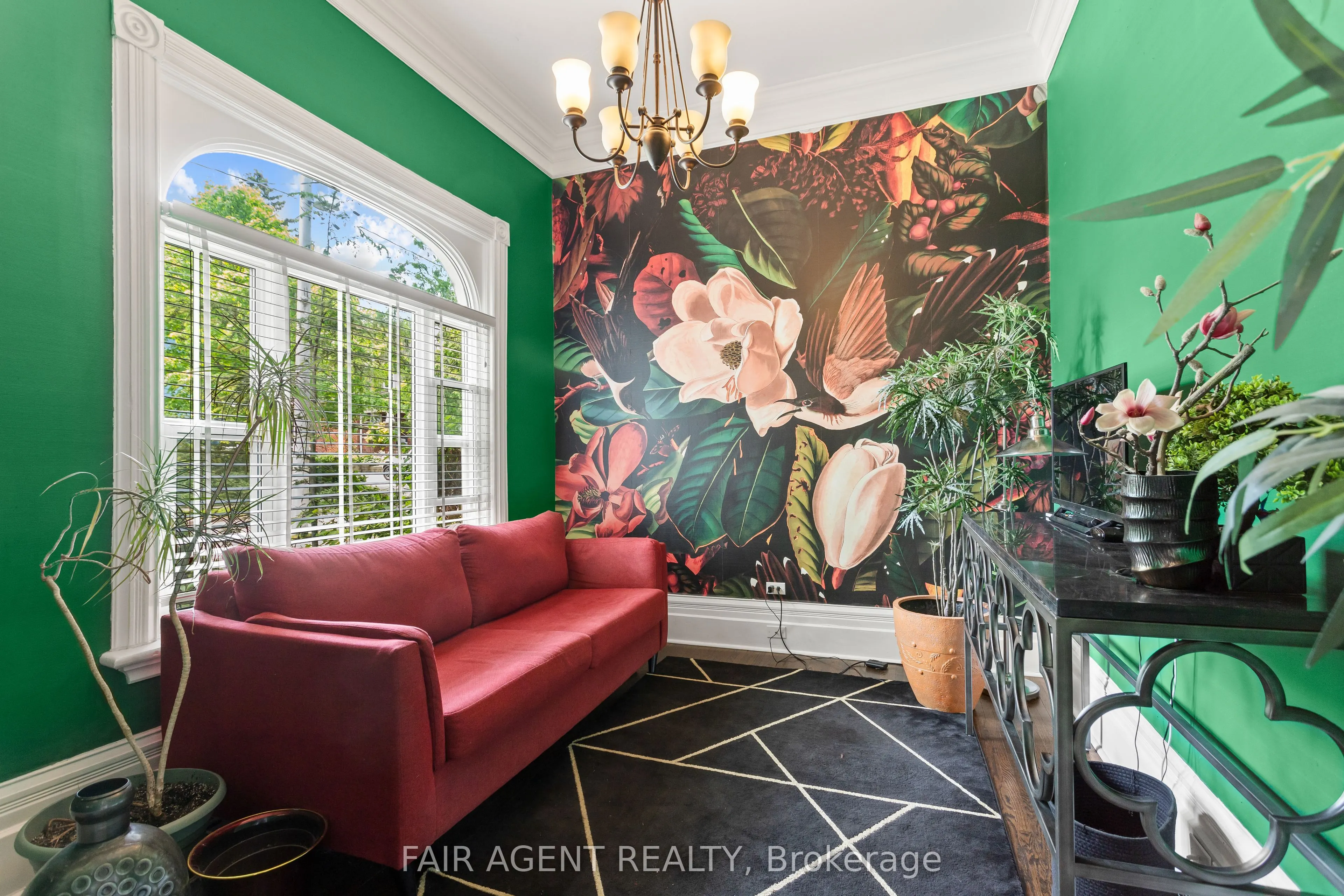 26 DALY Avenue