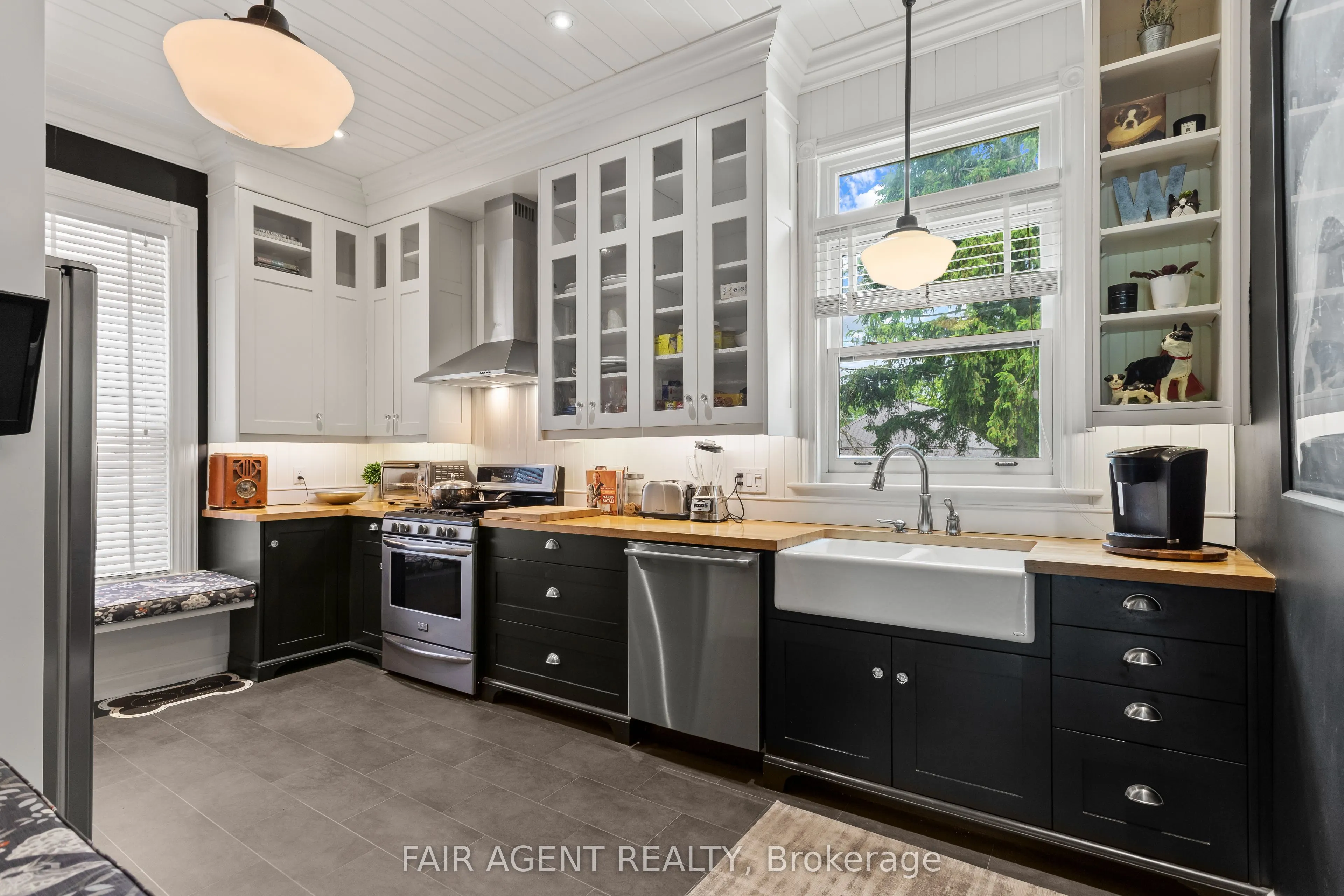 26 DALY Avenue