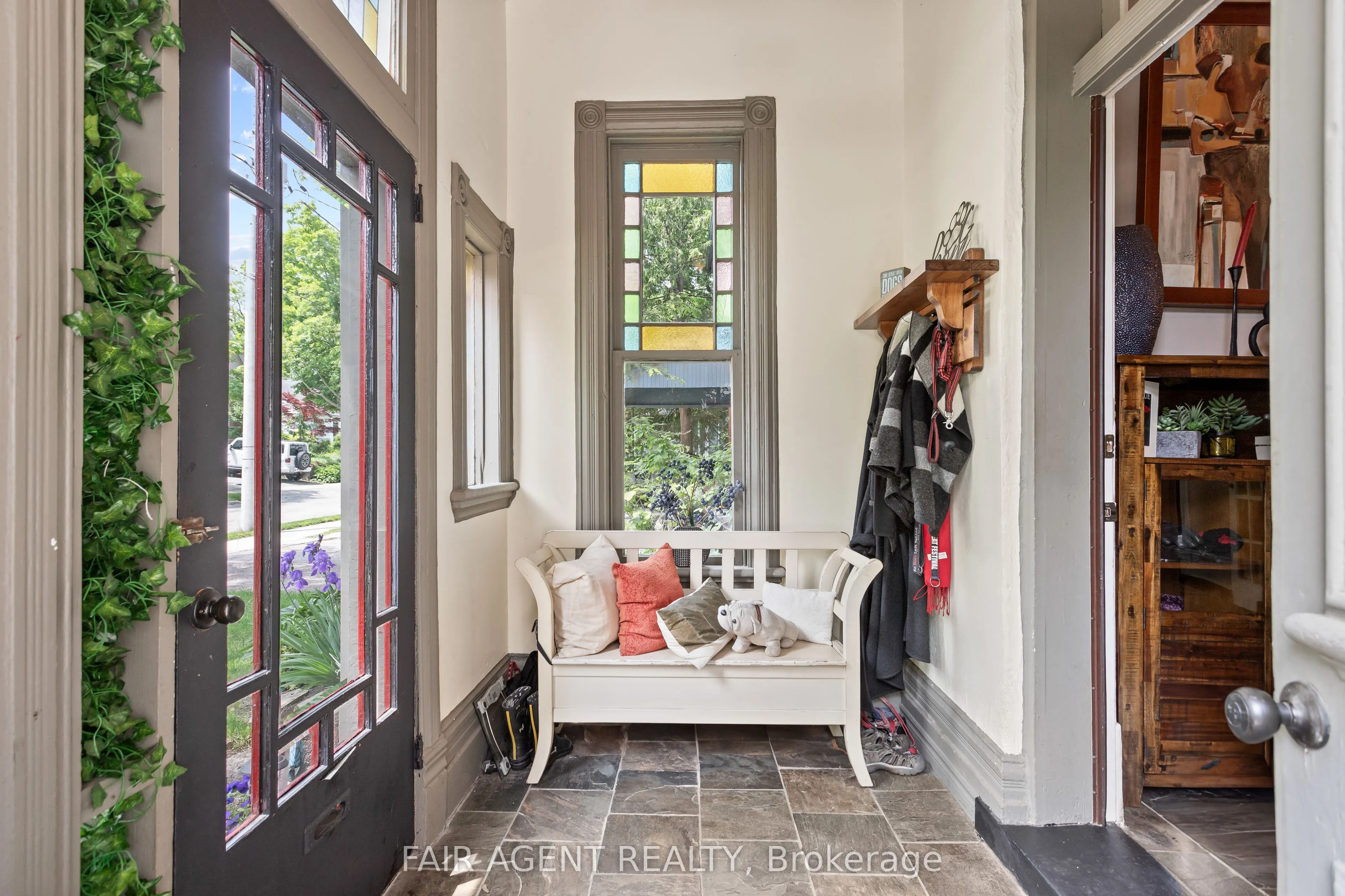 26 DALY Avenue