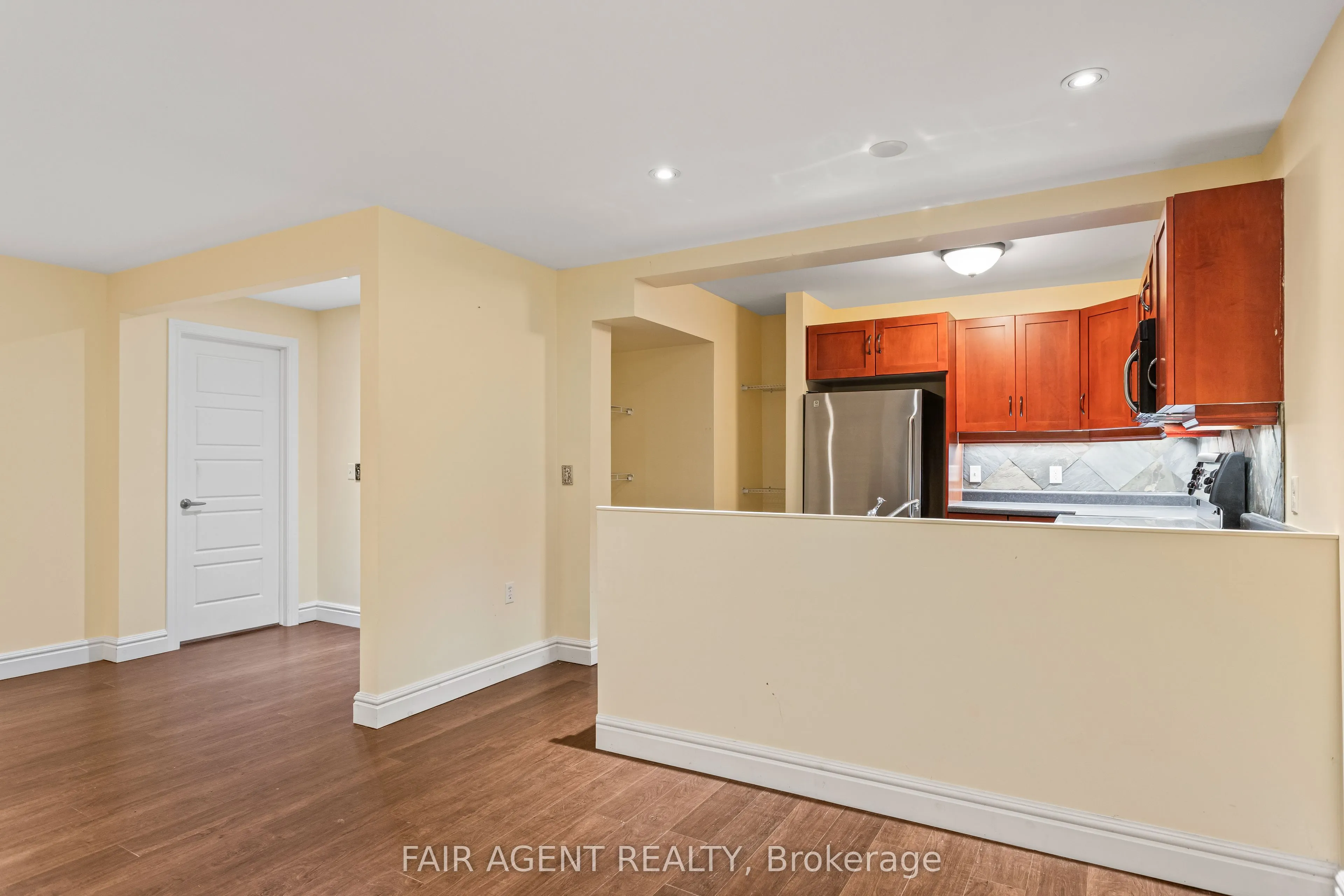26 DALY Avenue