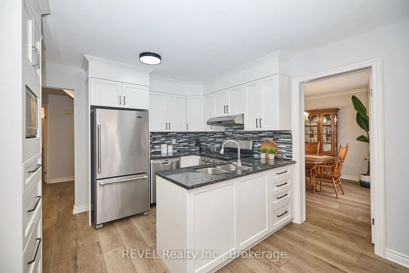 8007 Oakridge Drive