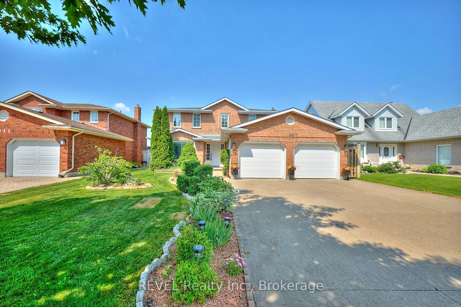 8007 Oakridge Drive
