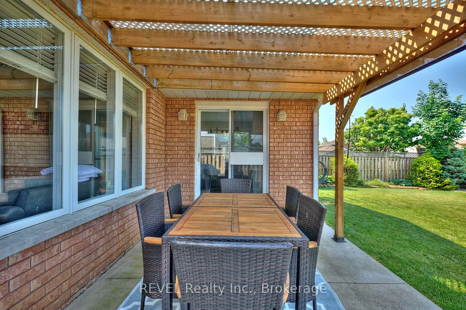 8007 Oakridge Drive