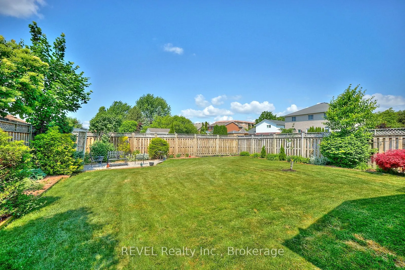 8007 Oakridge Drive